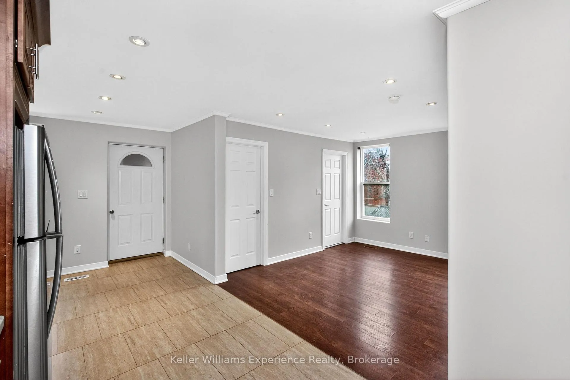 Photo 13 of Unit 2, 295 Bay Street, Midland — HOMEH
