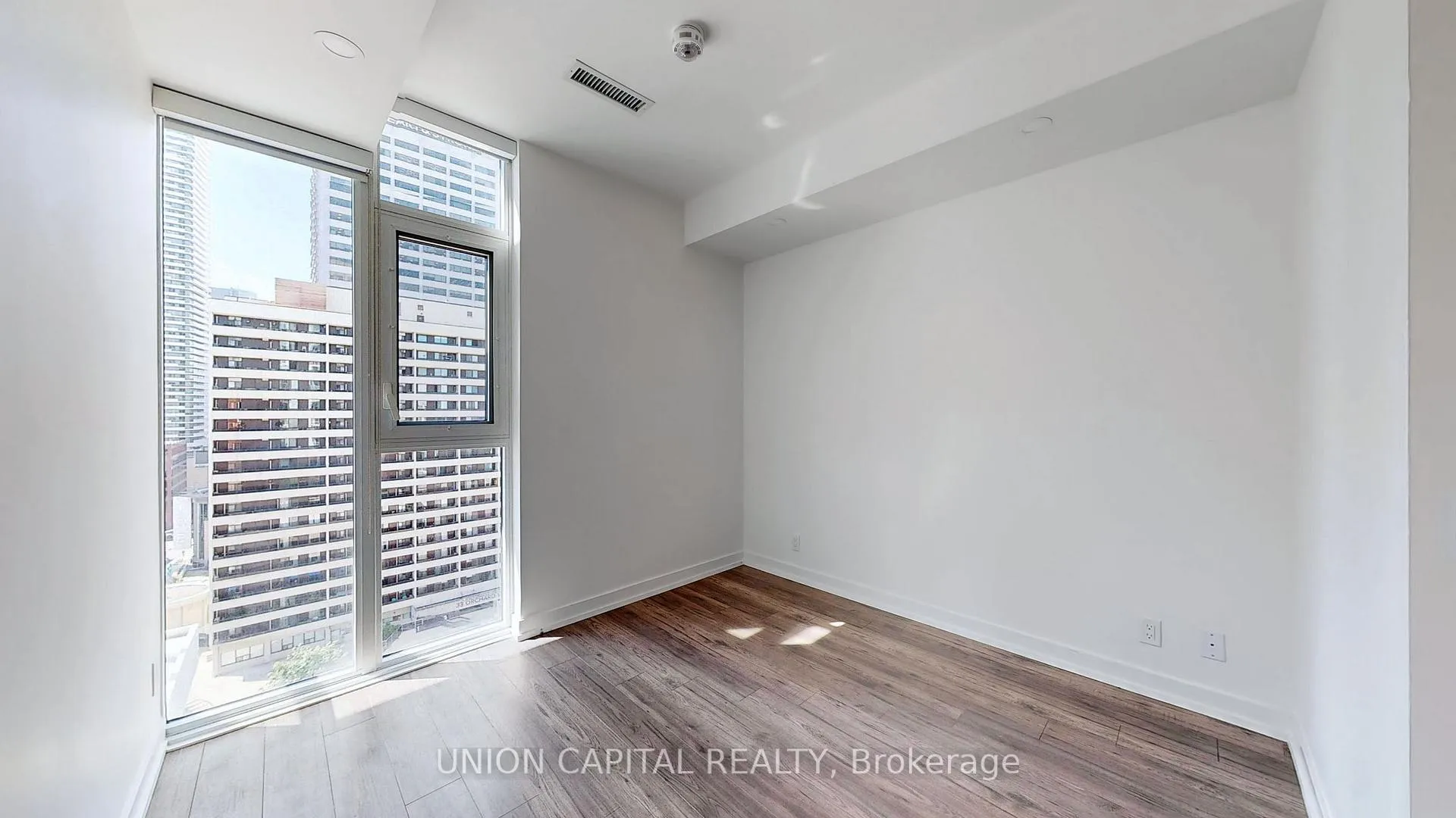 Photo 6 of Unit 1013, 33 Helendale Avenue, Toronto, Yonge-Eglinton — HOMEH