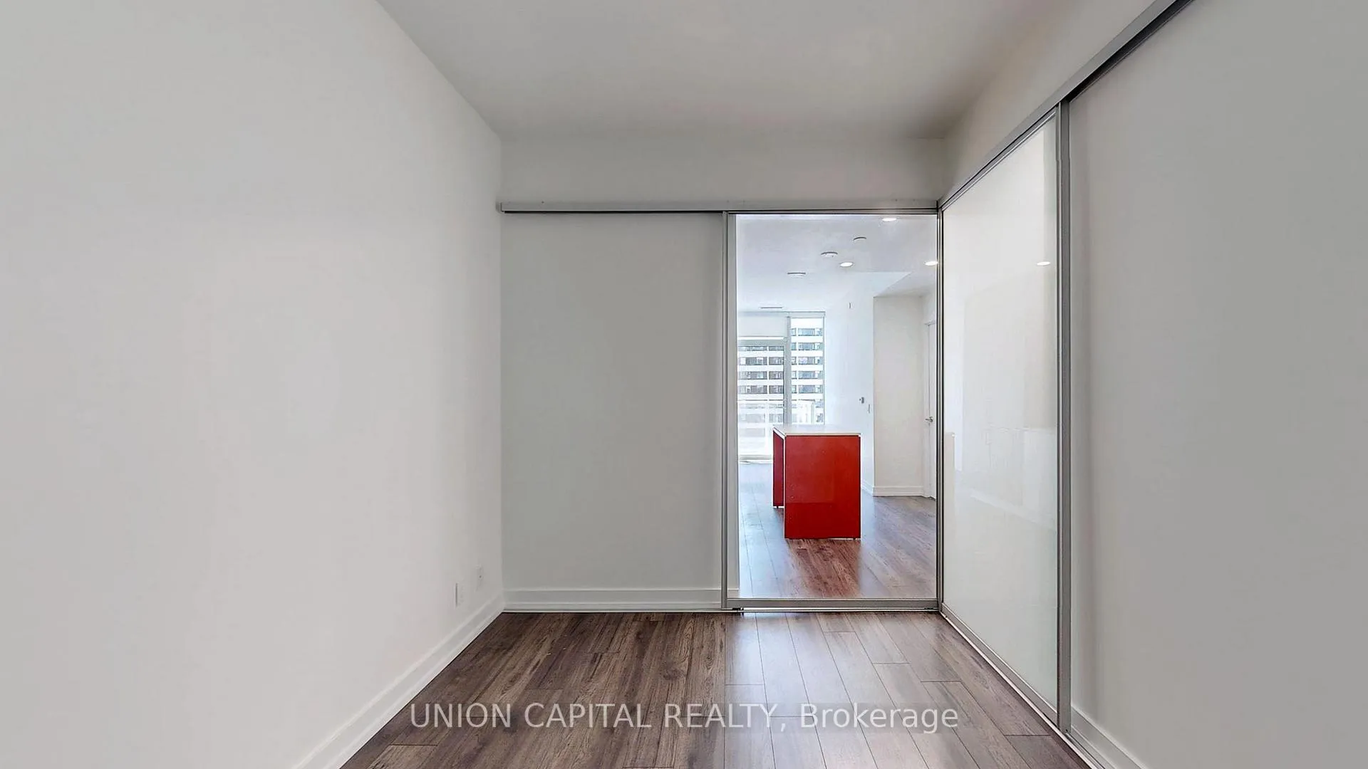 Photo 9 of Unit 1013, 33 Helendale Avenue, Toronto, Yonge-Eglinton — HOMEH