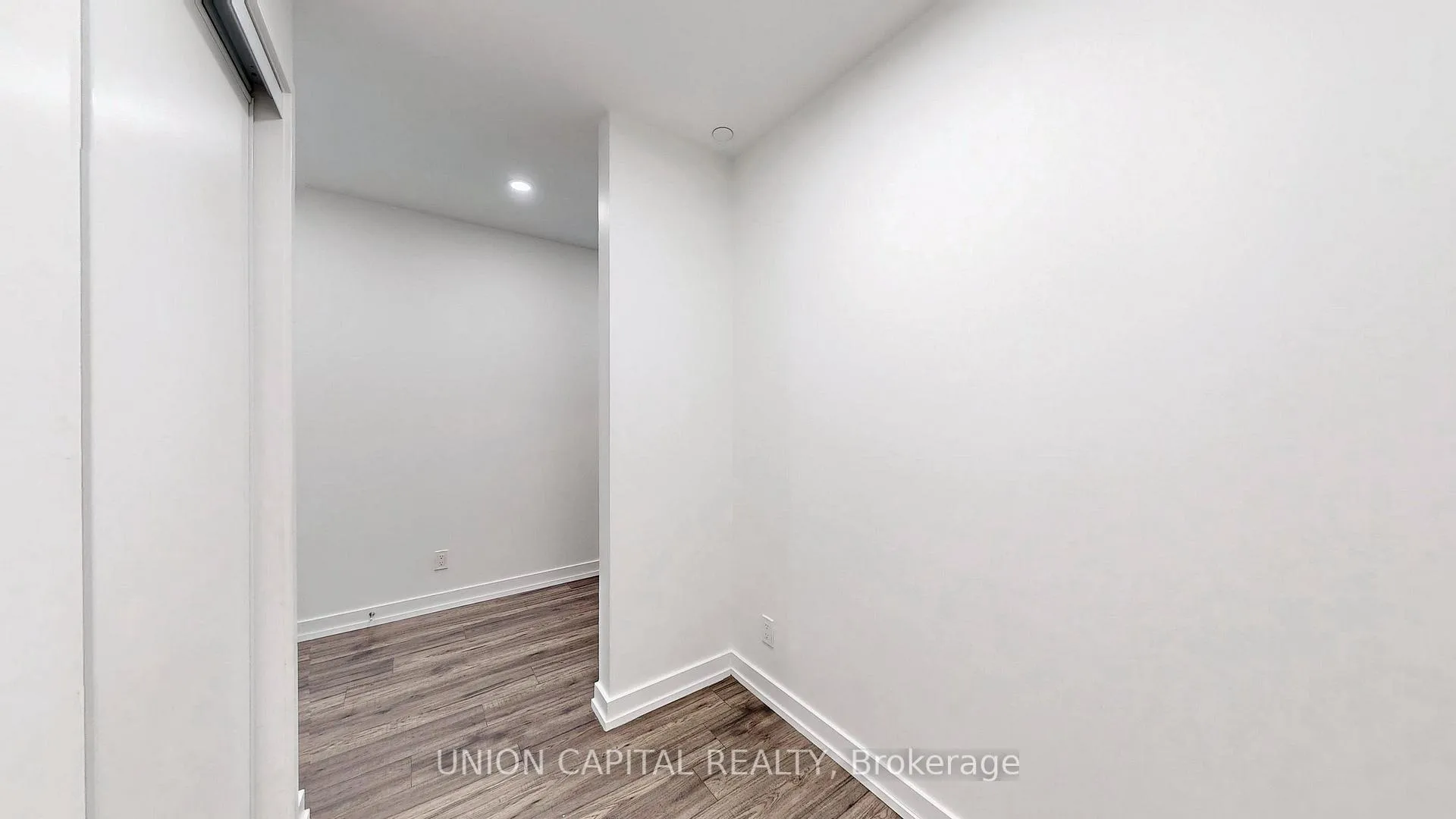 Photo 11 of Unit 1013, 33 Helendale Avenue, Toronto, Yonge-Eglinton — HOMEH