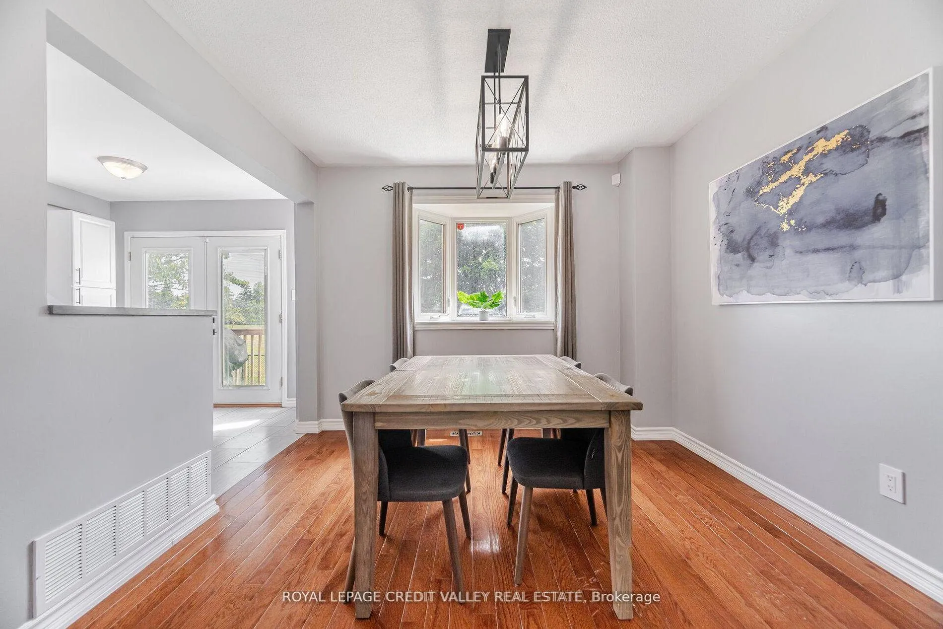 Photo 9 of 56 Valonia Drive, Brampton, Brampton North — HOMEH