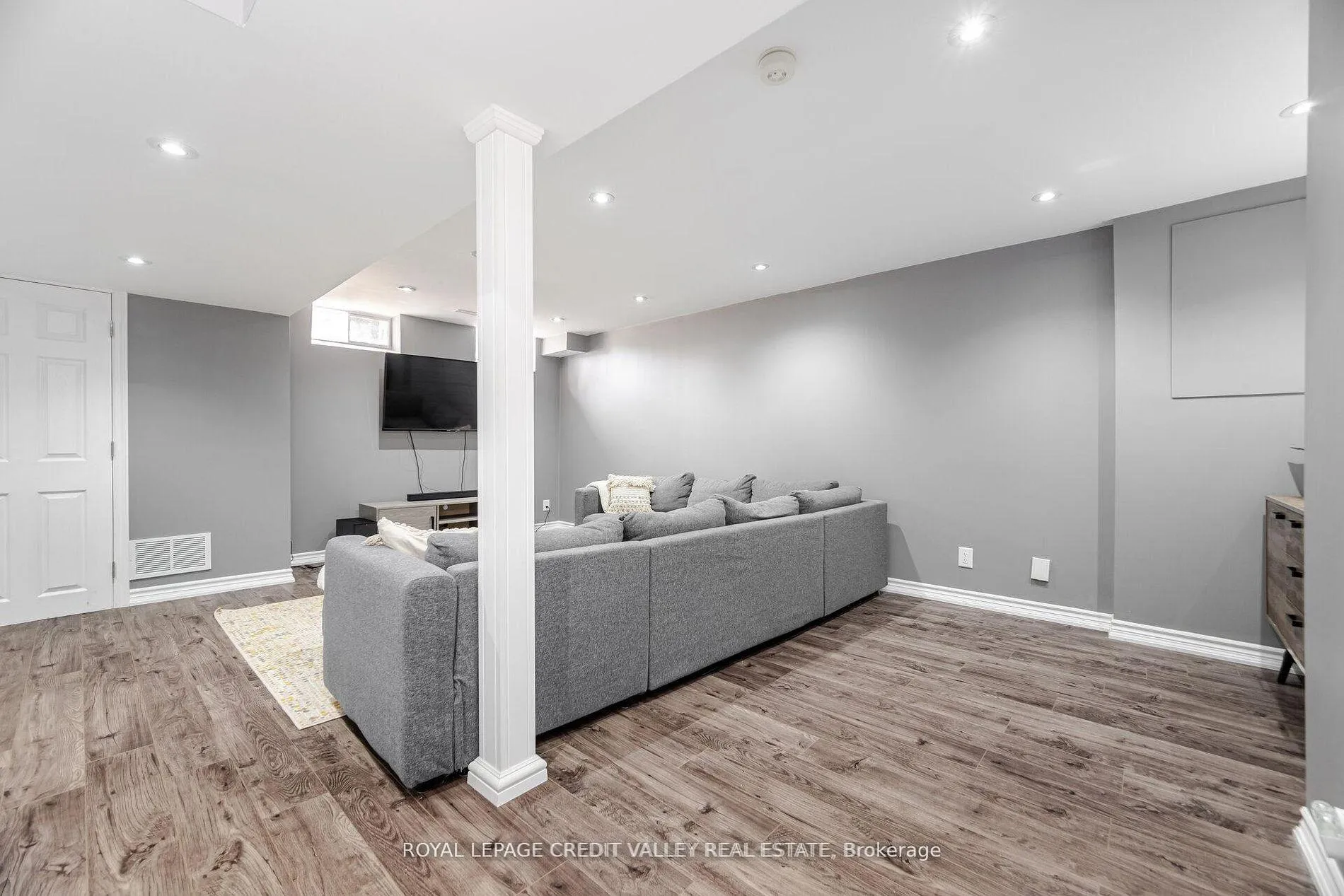 Photo 30 of 56 Valonia Drive, Brampton, Brampton North — HOMEH