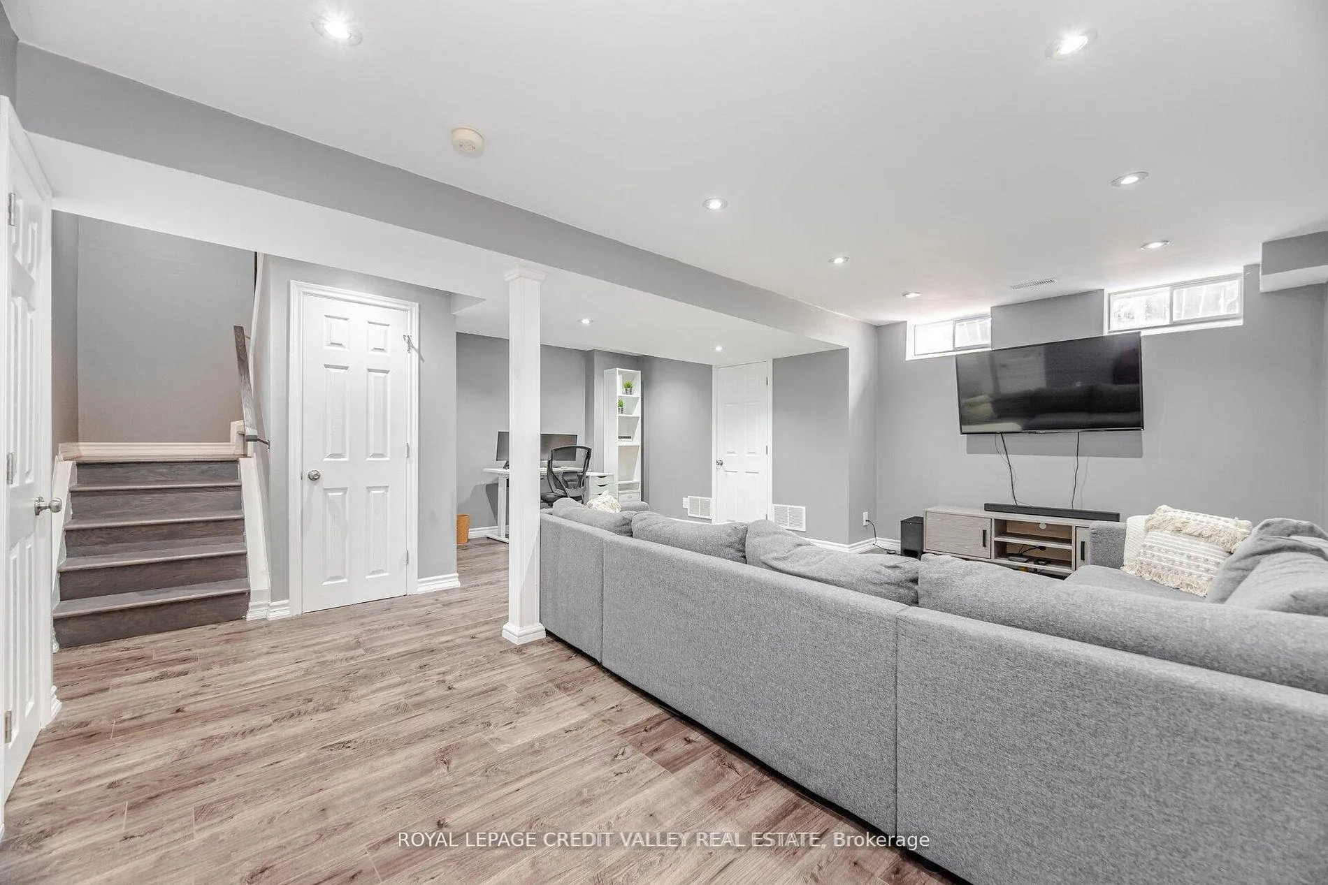 Photo 31 of 56 Valonia Drive, Brampton, Brampton North — HOMEH