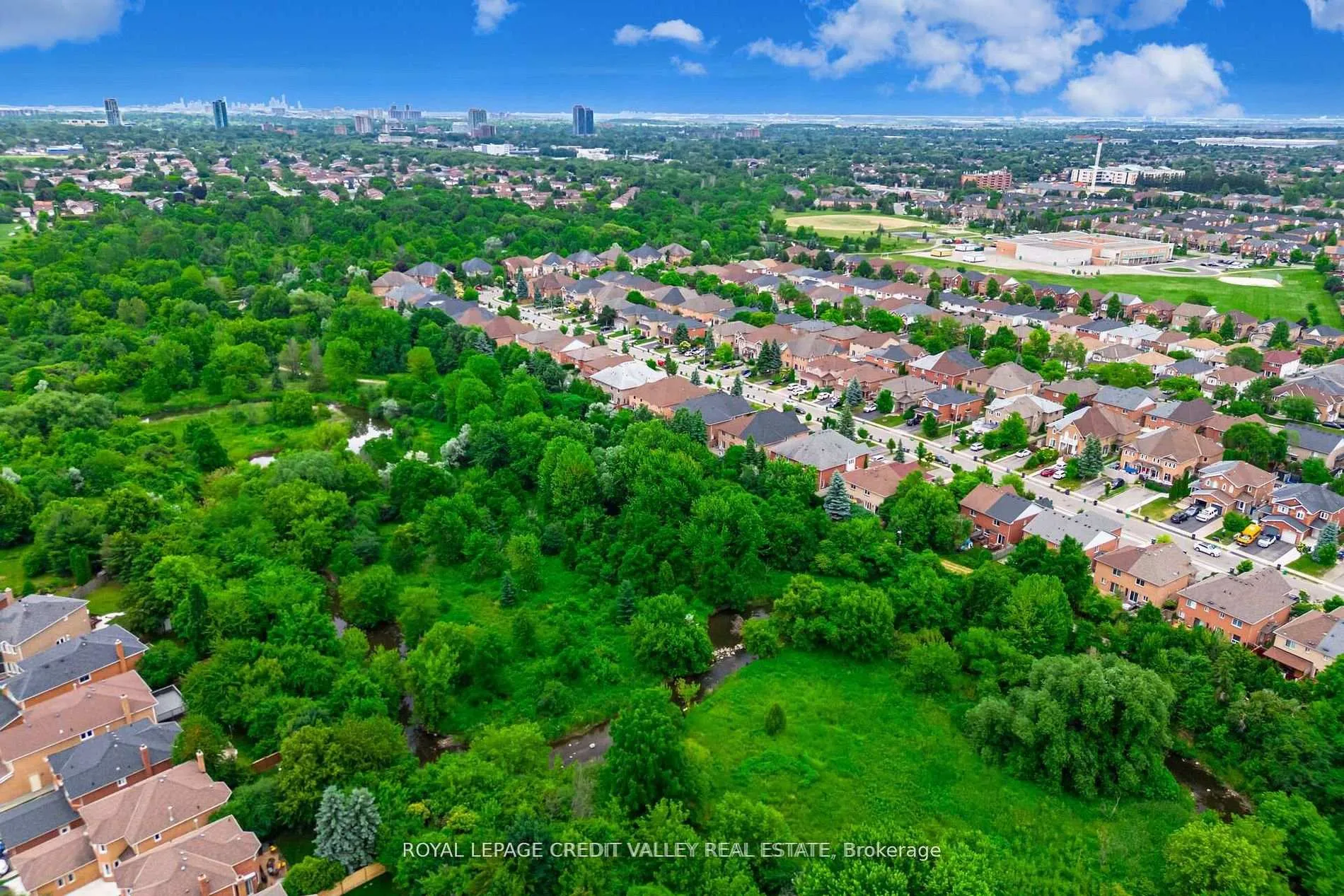 Photo 46 of 56 Valonia Drive, Brampton, Brampton North — HOMEH