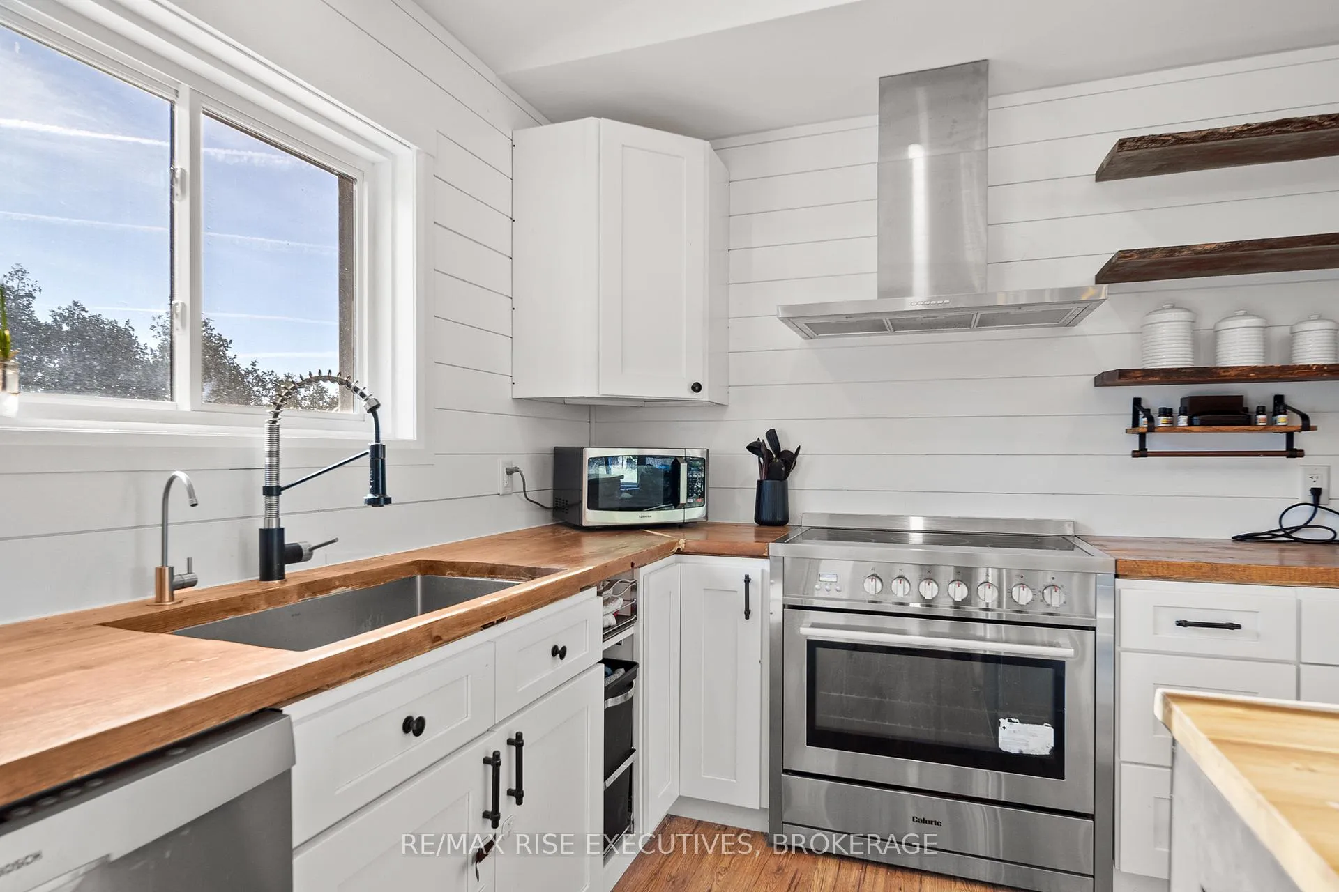 Photo 12 of 4251 Florida Road, Kingston, City North of 401 — HOMEH