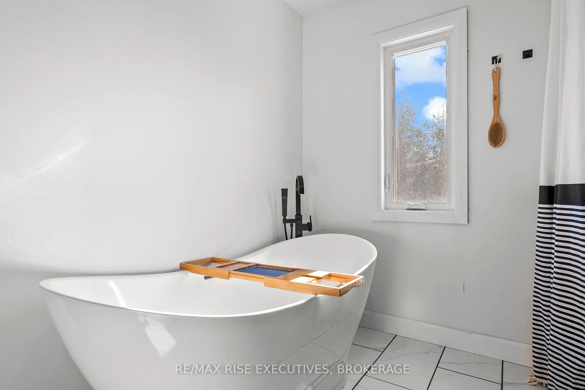 Photo 21 of 4251 Florida Road, Kingston, City North of 401 — HOMEH