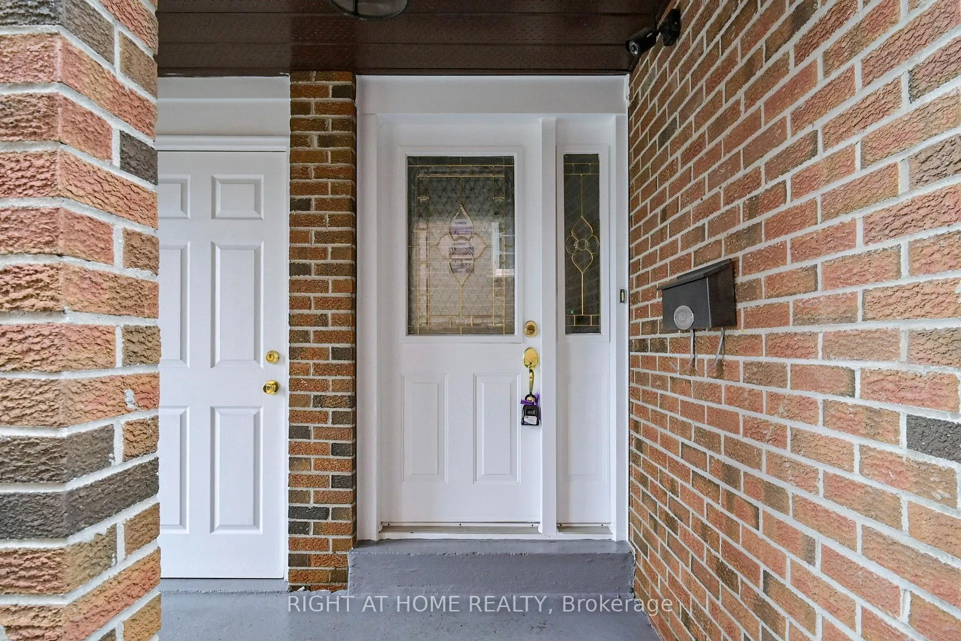 Photo 3 of 4151 Quaker Hill Drive, Mississauga, Creditview — HOMEH