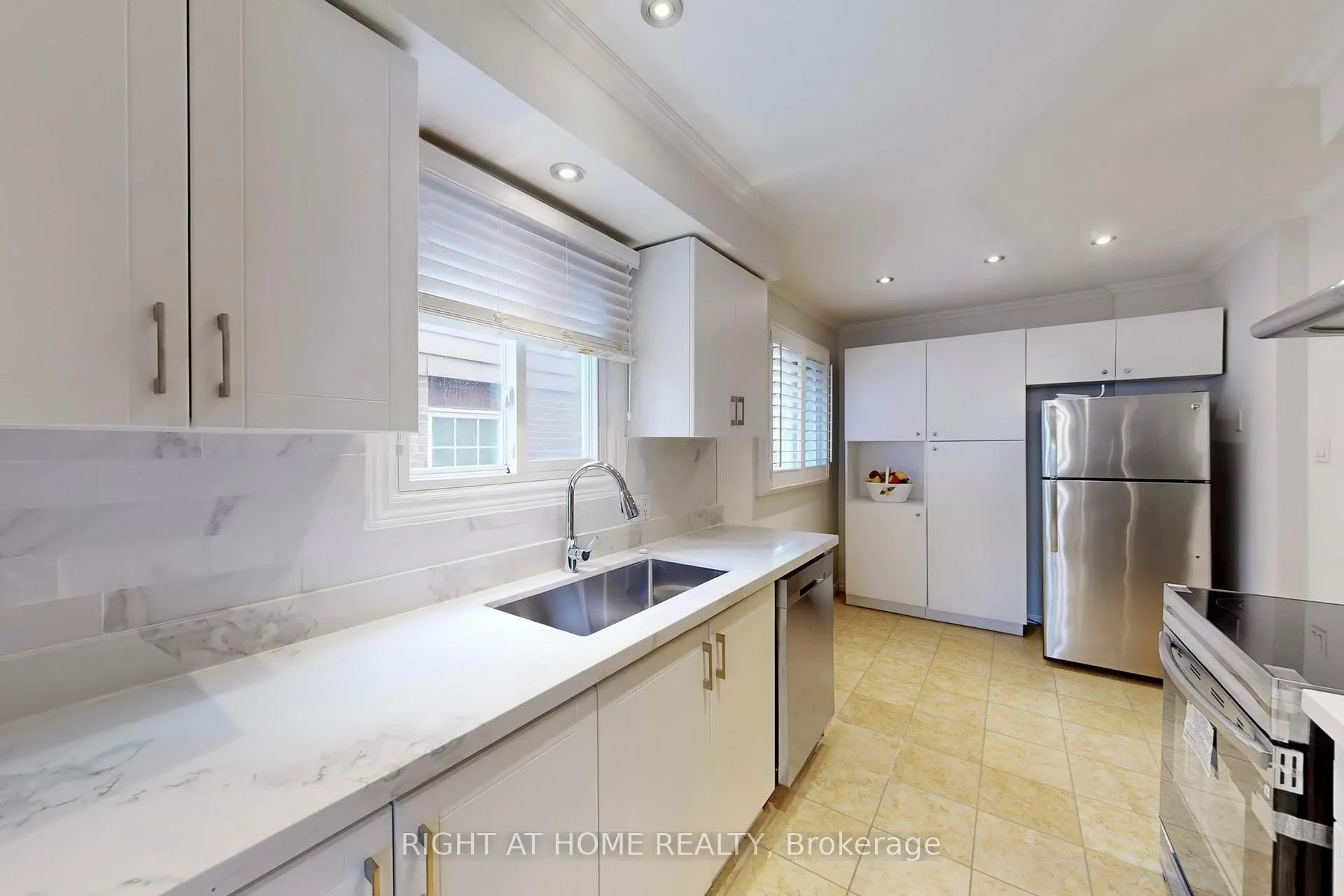 Photo 13 of 4151 Quaker Hill Drive, Mississauga, Creditview — HOMEH