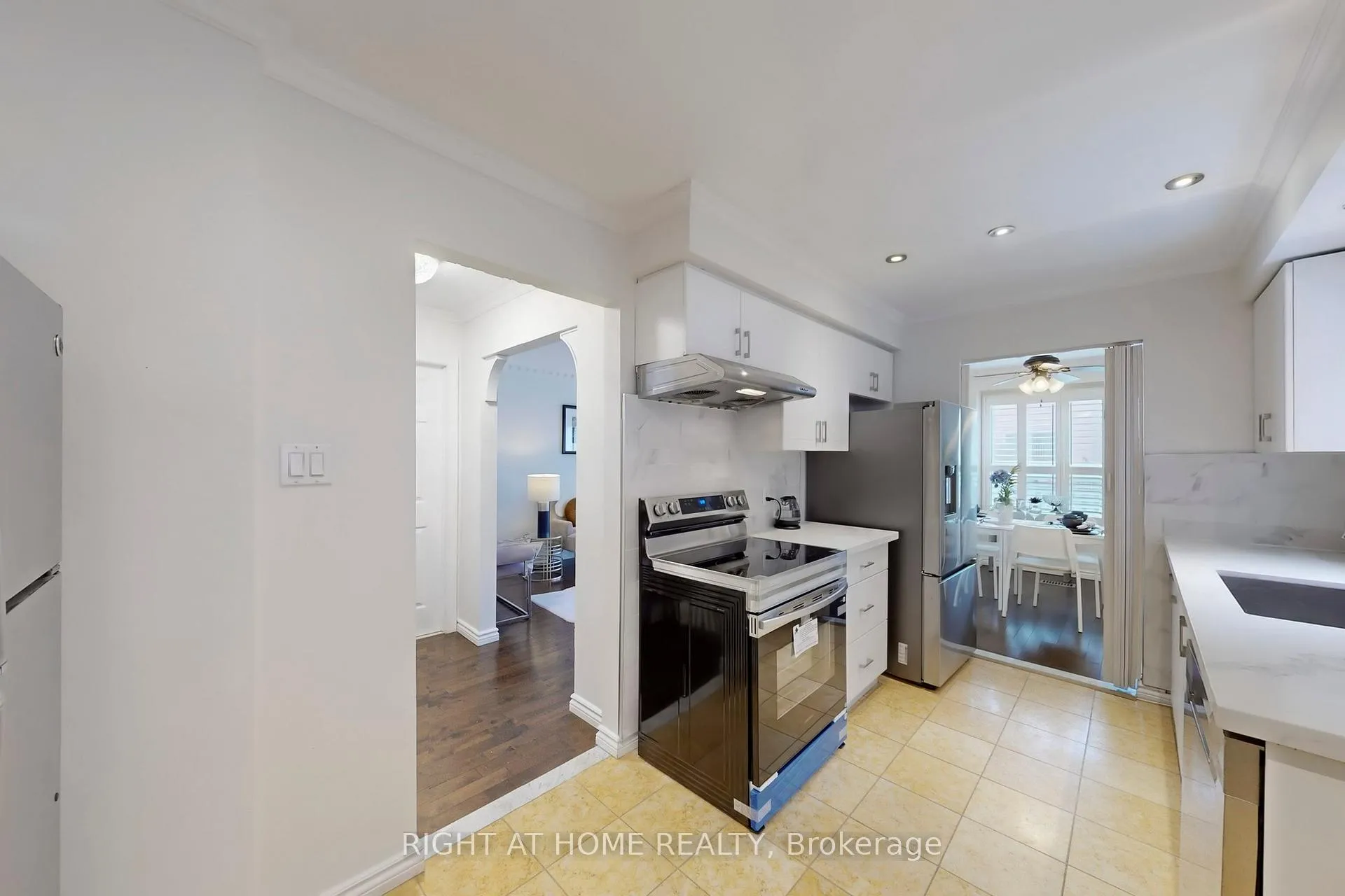 Photo 14 of 4151 Quaker Hill Drive, Mississauga, Creditview — HOMEH