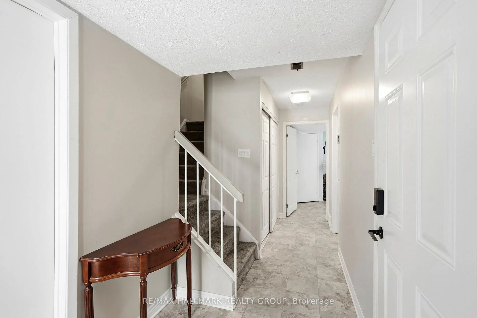 Photo 3 of 6935 Du Bois Avenue, Ottawa, Convent Glen North — HOMEH