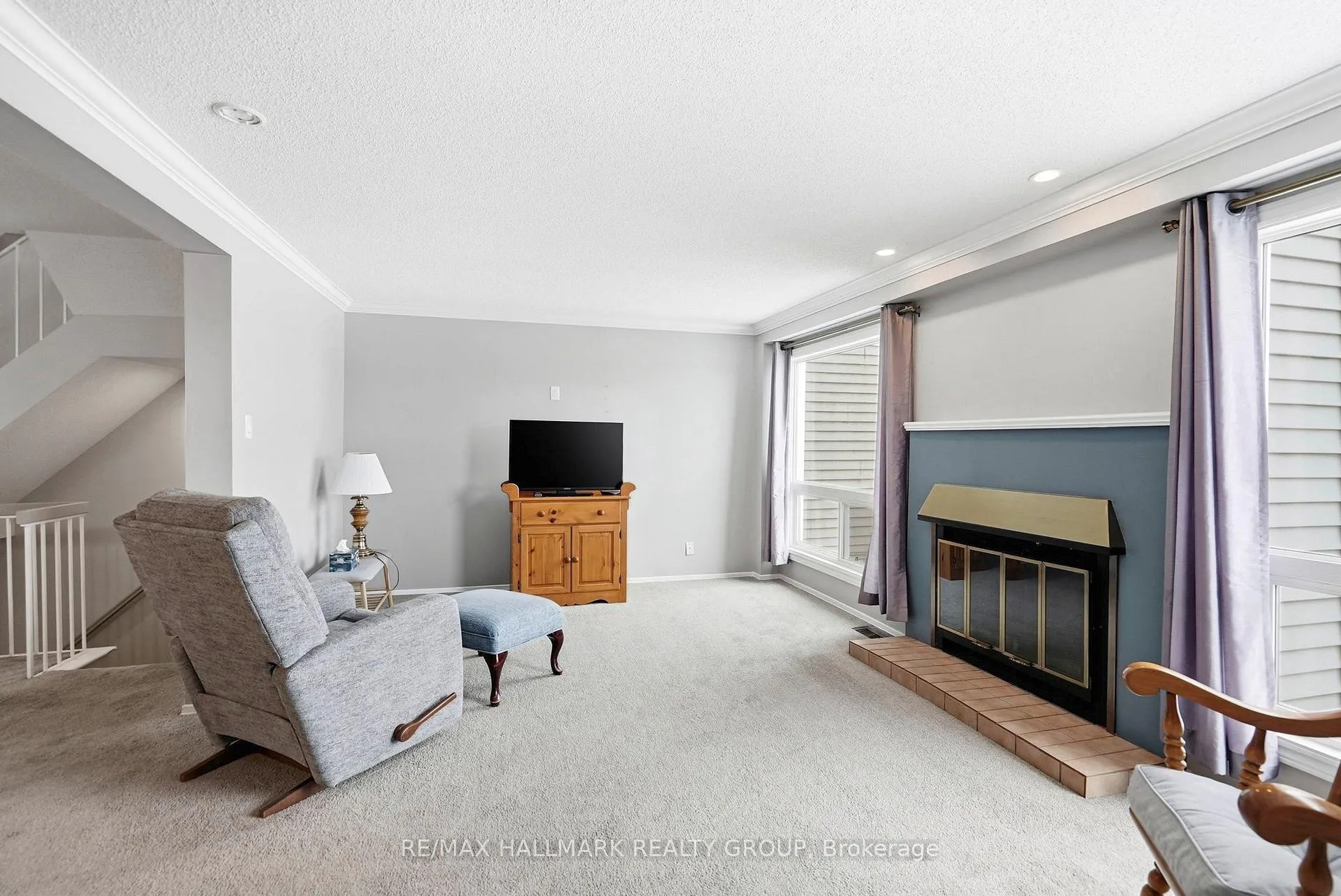 Photo 5 of 6935 Du Bois Avenue, Ottawa, Convent Glen North — HOMEH