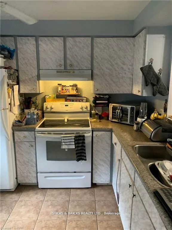 Photo 4 of Unit 21, 6767 Thorold Stone Road, Niagara Falls, Stamford — HOMEH