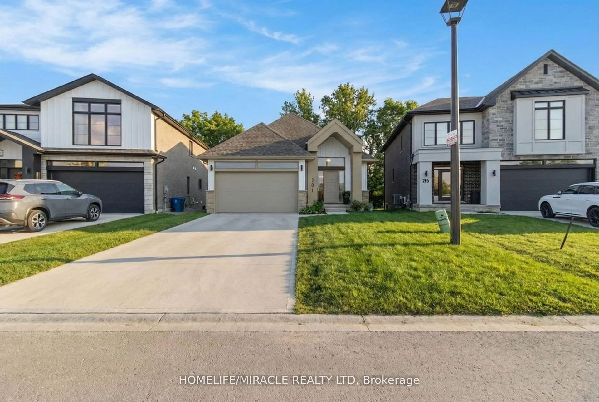 Photo 2 of 201 Dempsey Drive, Stratford — HOMEH