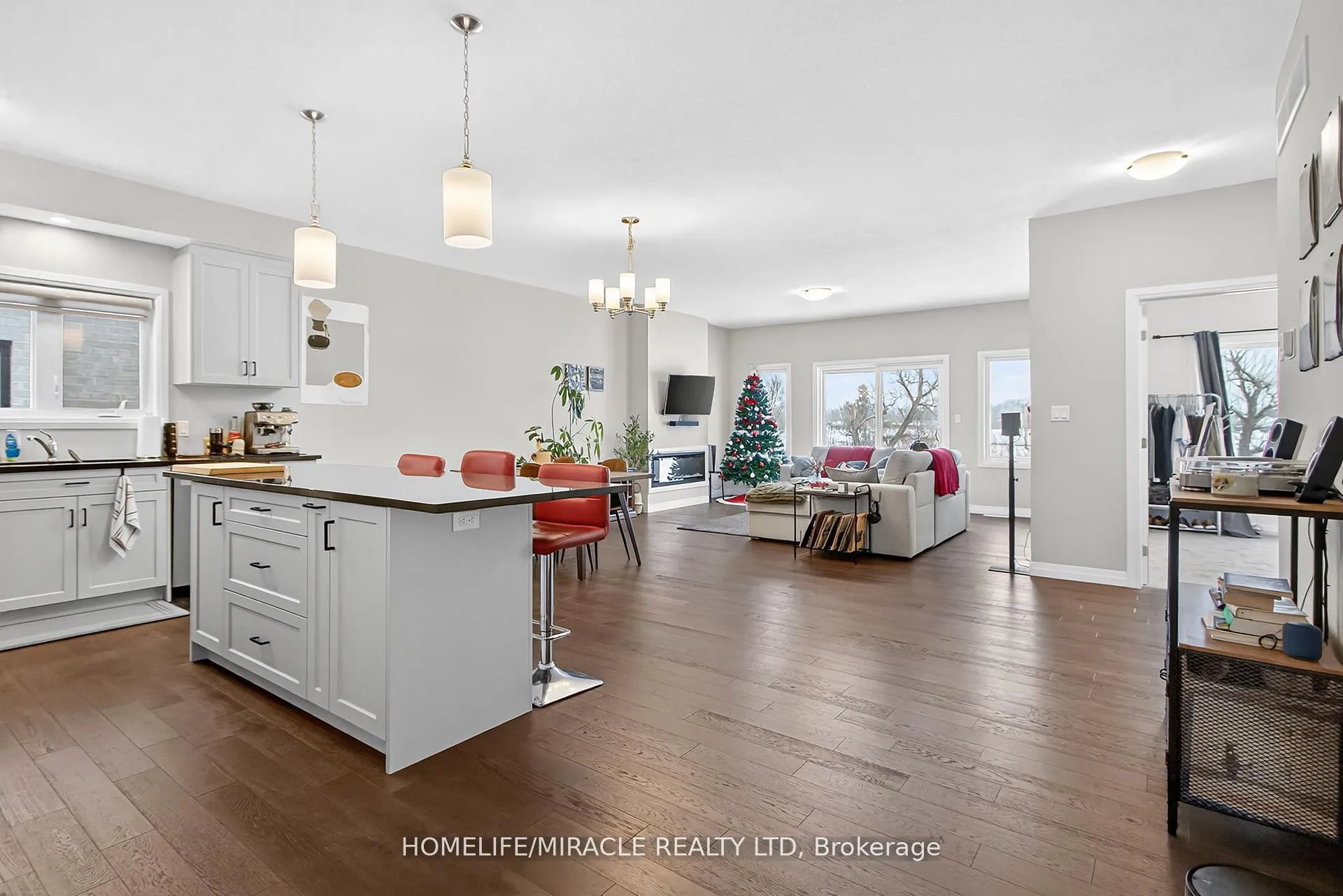 Photo 6 of 201 Dempsey Drive, Stratford — HOMEH