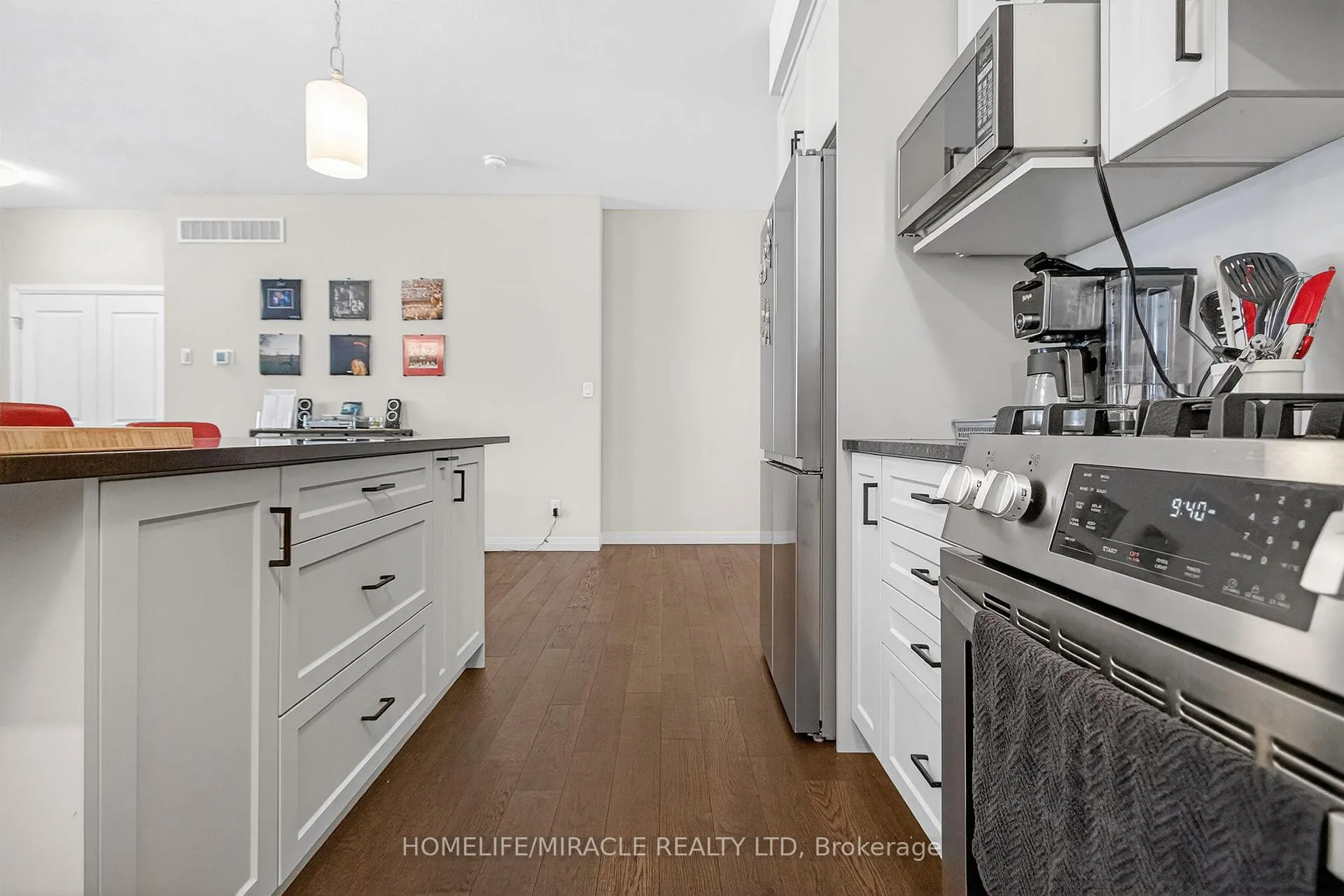Photo 18 of 201 Dempsey Drive, Stratford — HOMEH