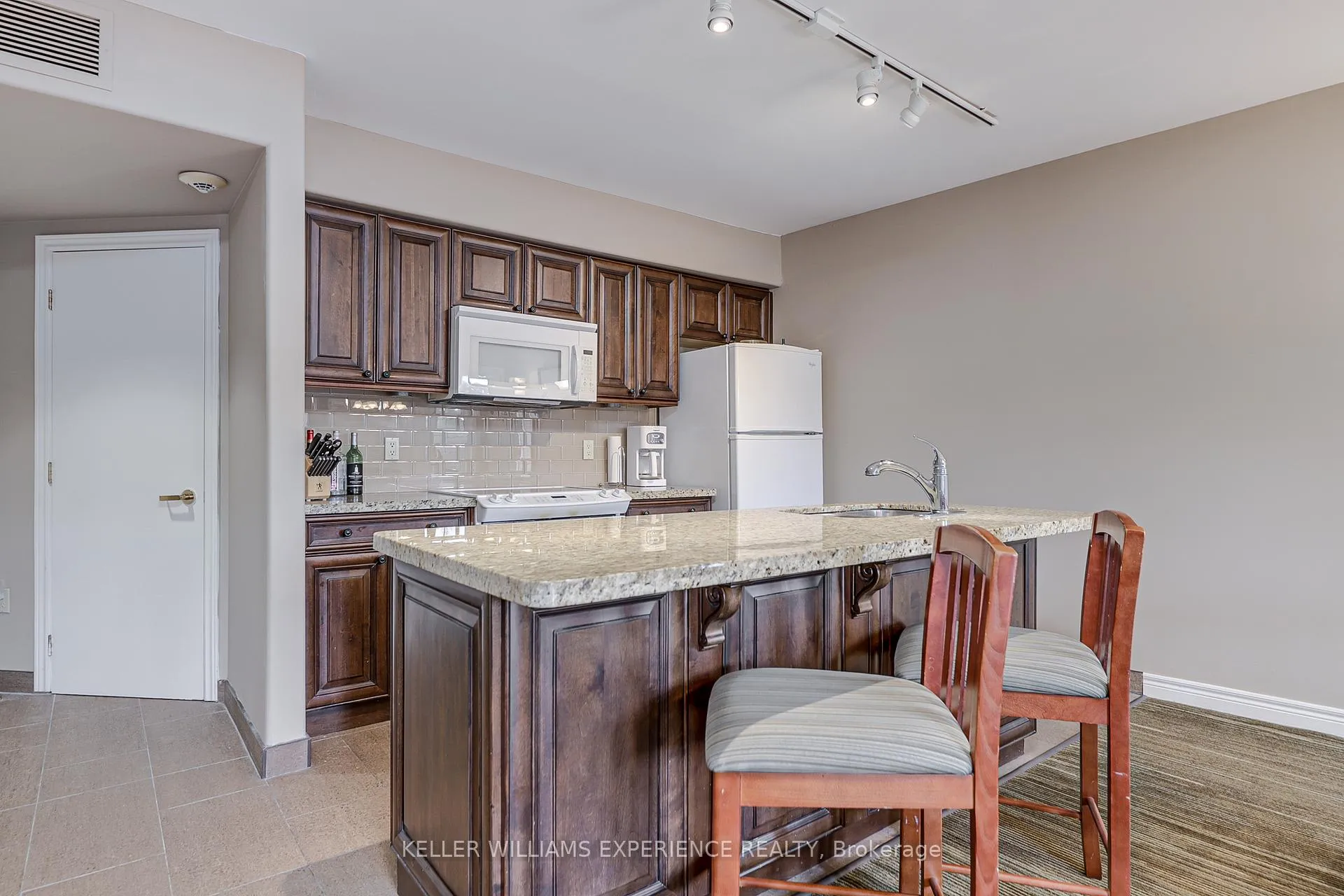 Photo 7 of Unit #2284, 90 Highland Drive, Oro-Medonte, Horseshoe Valley — HOMEH