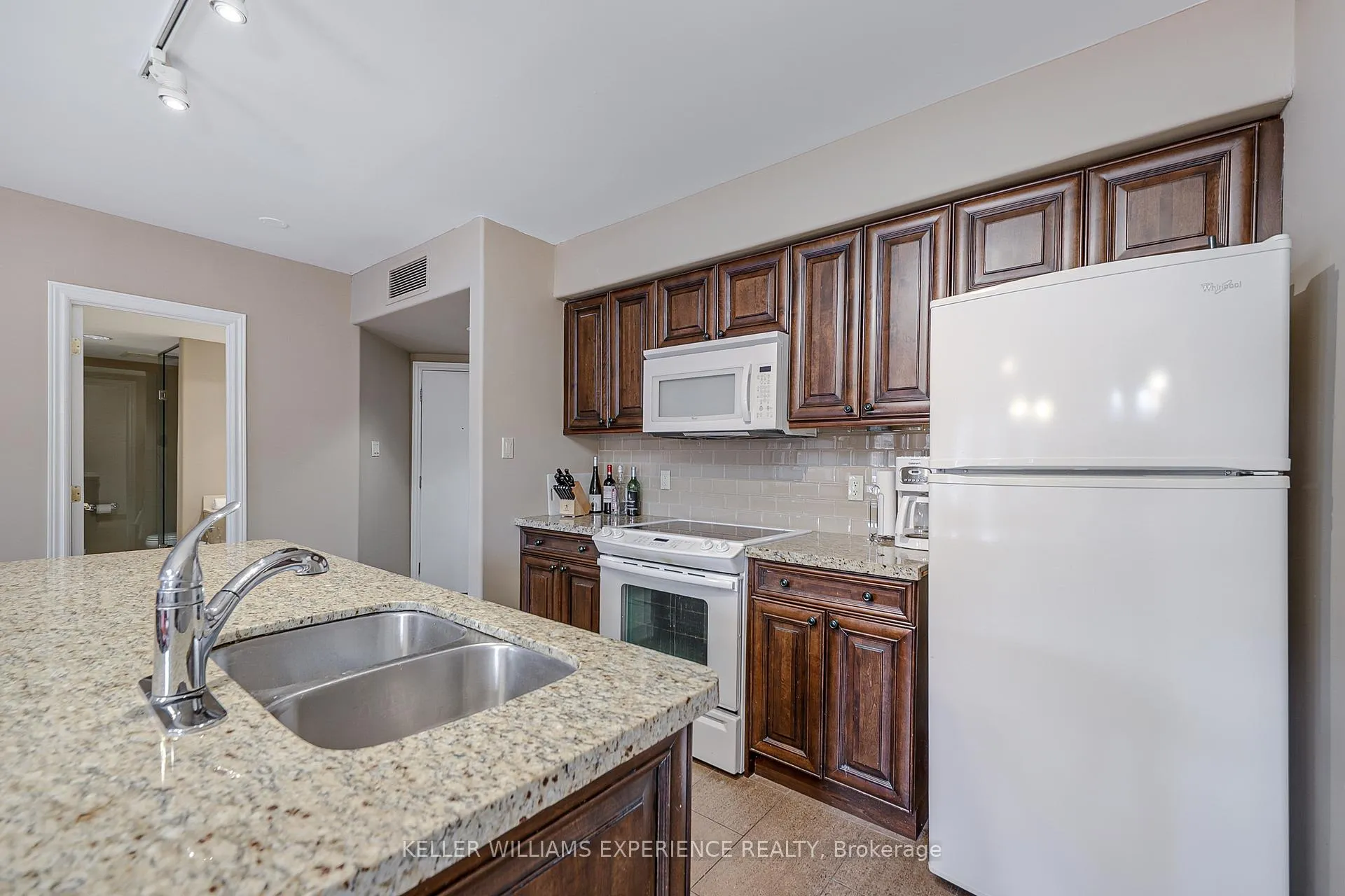 Photo 8 of Unit #2284, 90 Highland Drive, Oro-Medonte, Horseshoe Valley — HOMEH