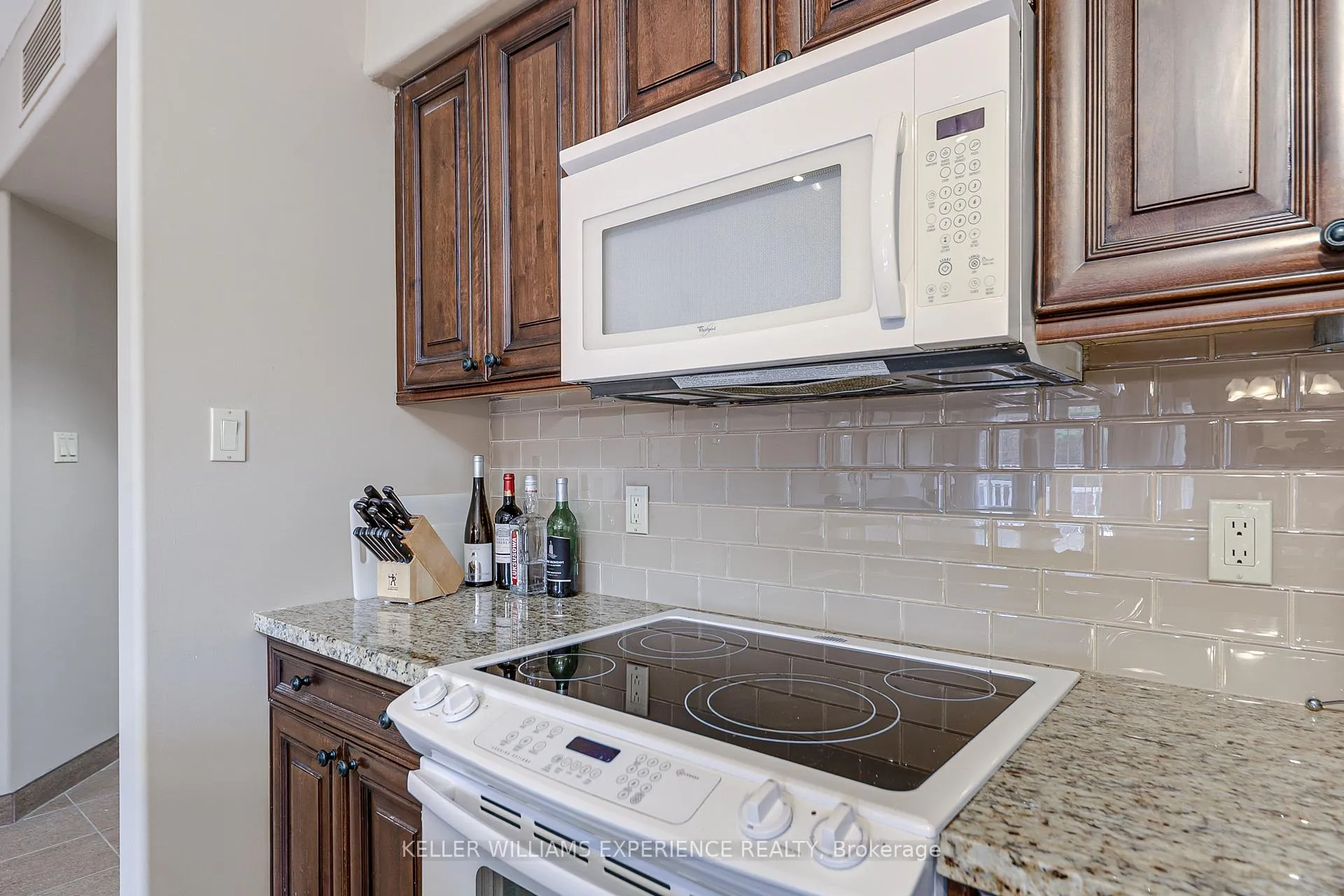 Photo 11 of Unit #2284, 90 Highland Drive, Oro-Medonte, Horseshoe Valley — HOMEH