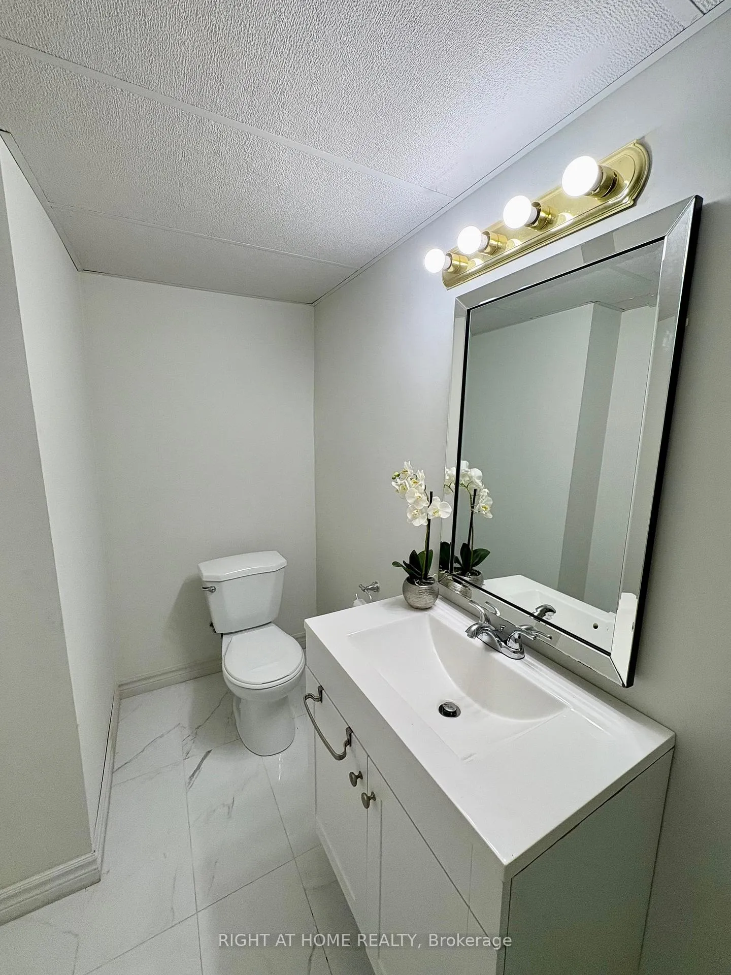 Photo 13 of Unit Lower Level, 2 Harmon Avenue, Aurora, Aurora Heights — HOMEH