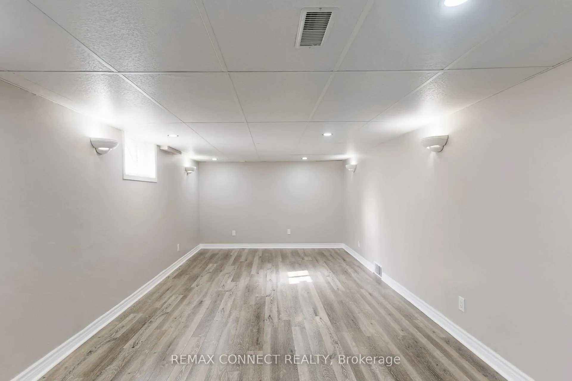 Photo 9 of Unit Bsmt, 326 Rosedale Drive W, Whitby, Downtown Whitby — HOMEH