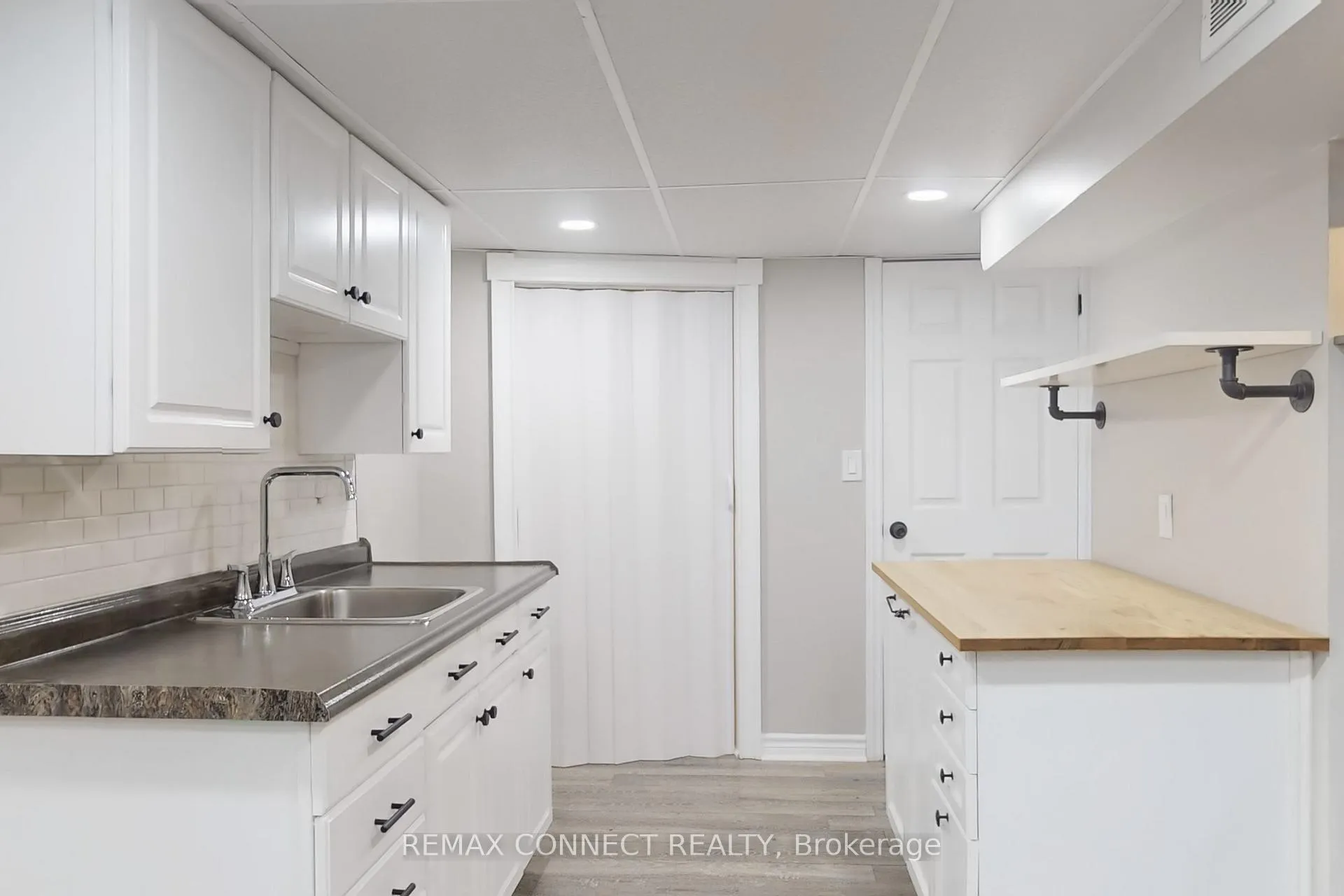 Photo 11 of Unit Bsmt, 326 Rosedale Drive W, Whitby, Downtown Whitby — HOMEH