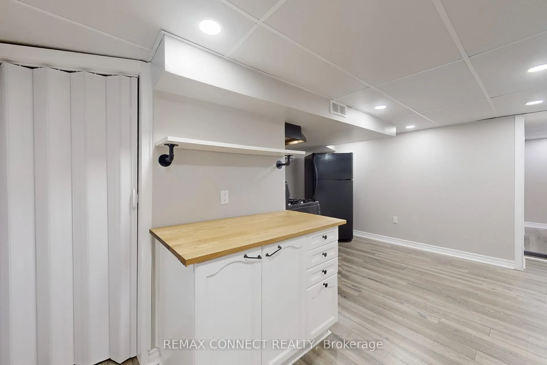 Photo 12 of Unit Bsmt, 326 Rosedale Drive W, Whitby, Downtown Whitby — HOMEH