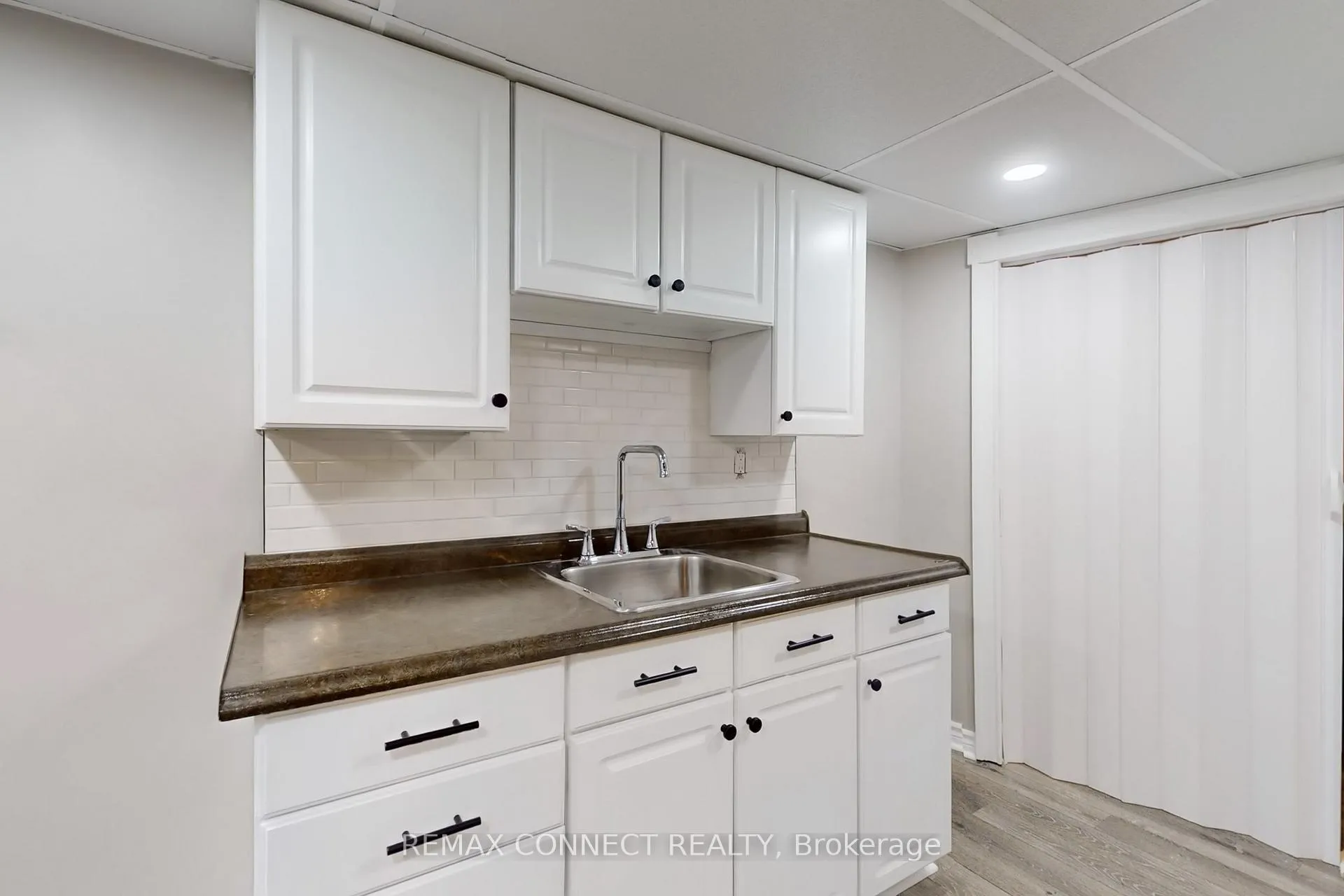 Photo 14 of Unit Bsmt, 326 Rosedale Drive W, Whitby, Downtown Whitby — HOMEH