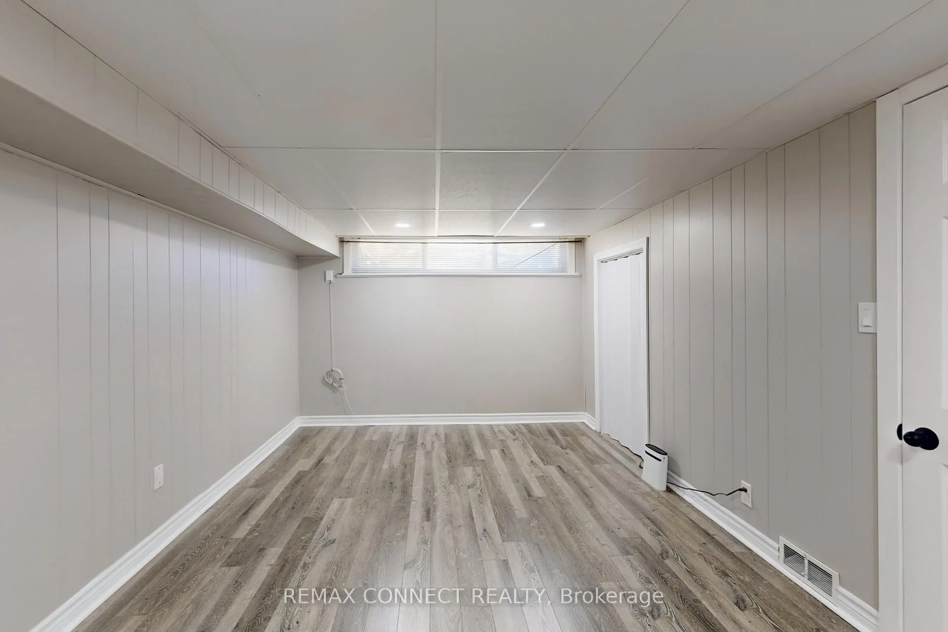Photo 18 of Unit Bsmt, 326 Rosedale Drive W, Whitby, Downtown Whitby — HOMEH