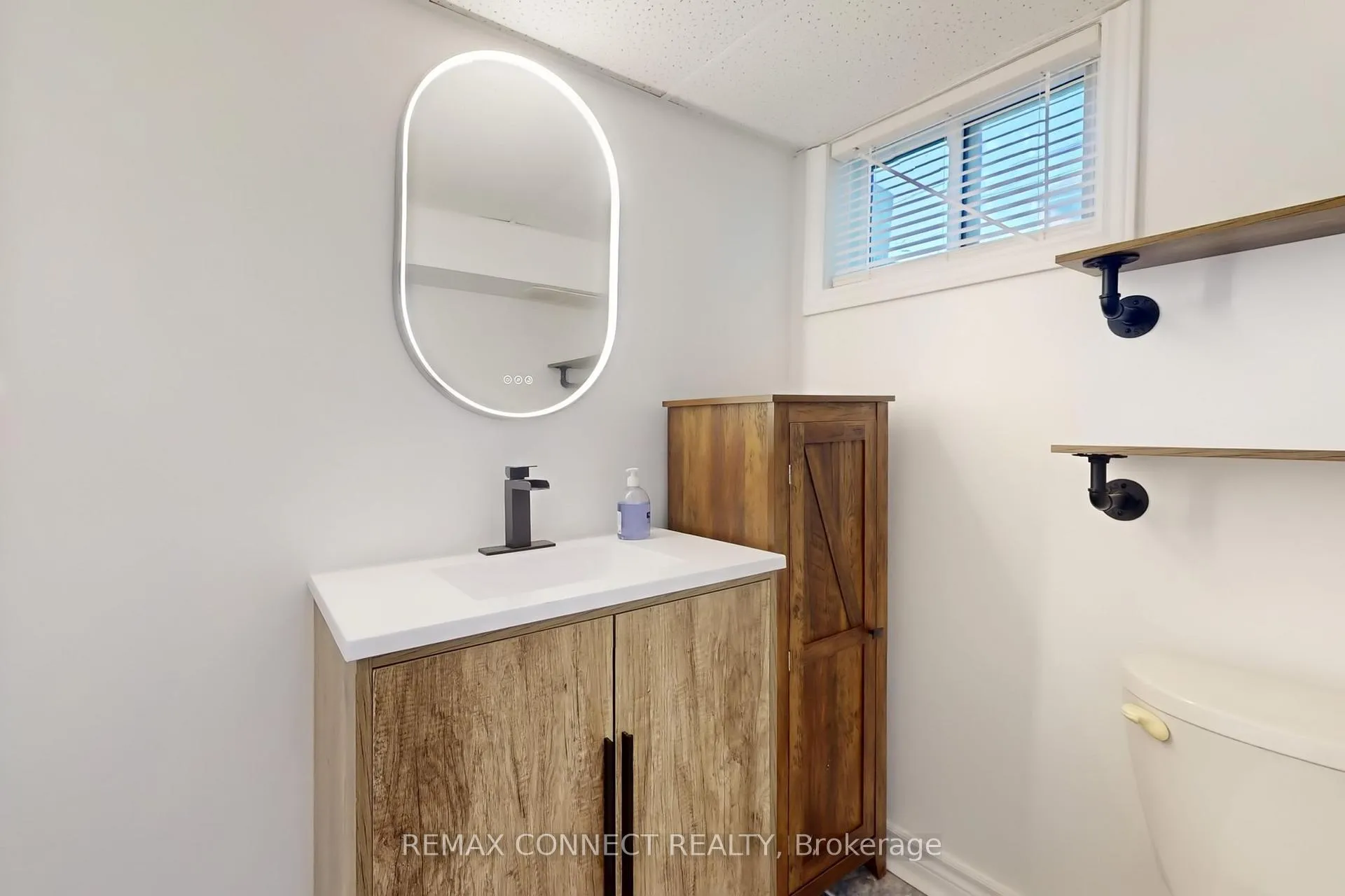 Photo 25 of Unit Bsmt, 326 Rosedale Drive W, Whitby, Downtown Whitby — HOMEH