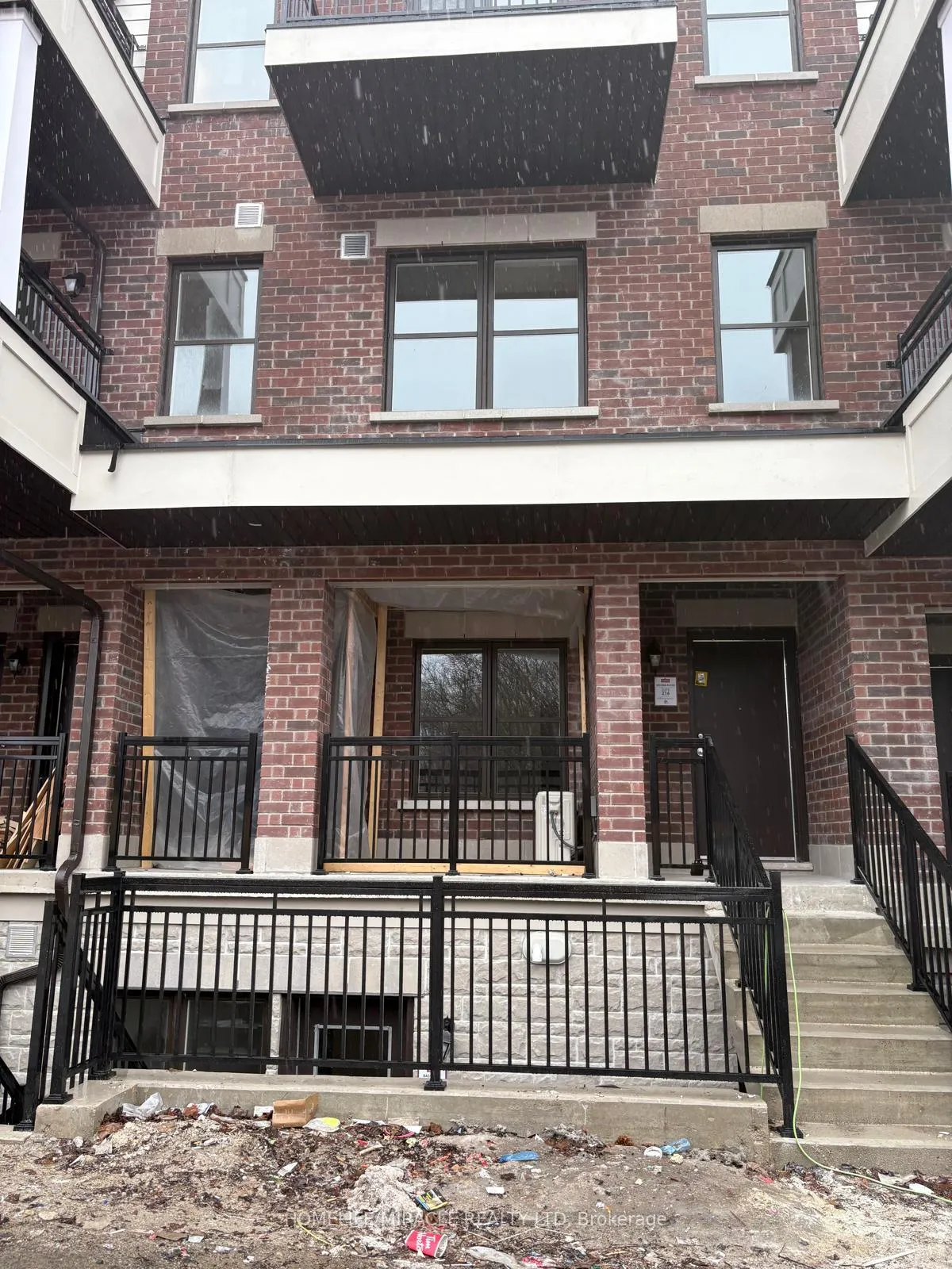 Photo 3 of Unit 211, 15100 Yonge Street, Aurora, Aurora Village — HOMEH