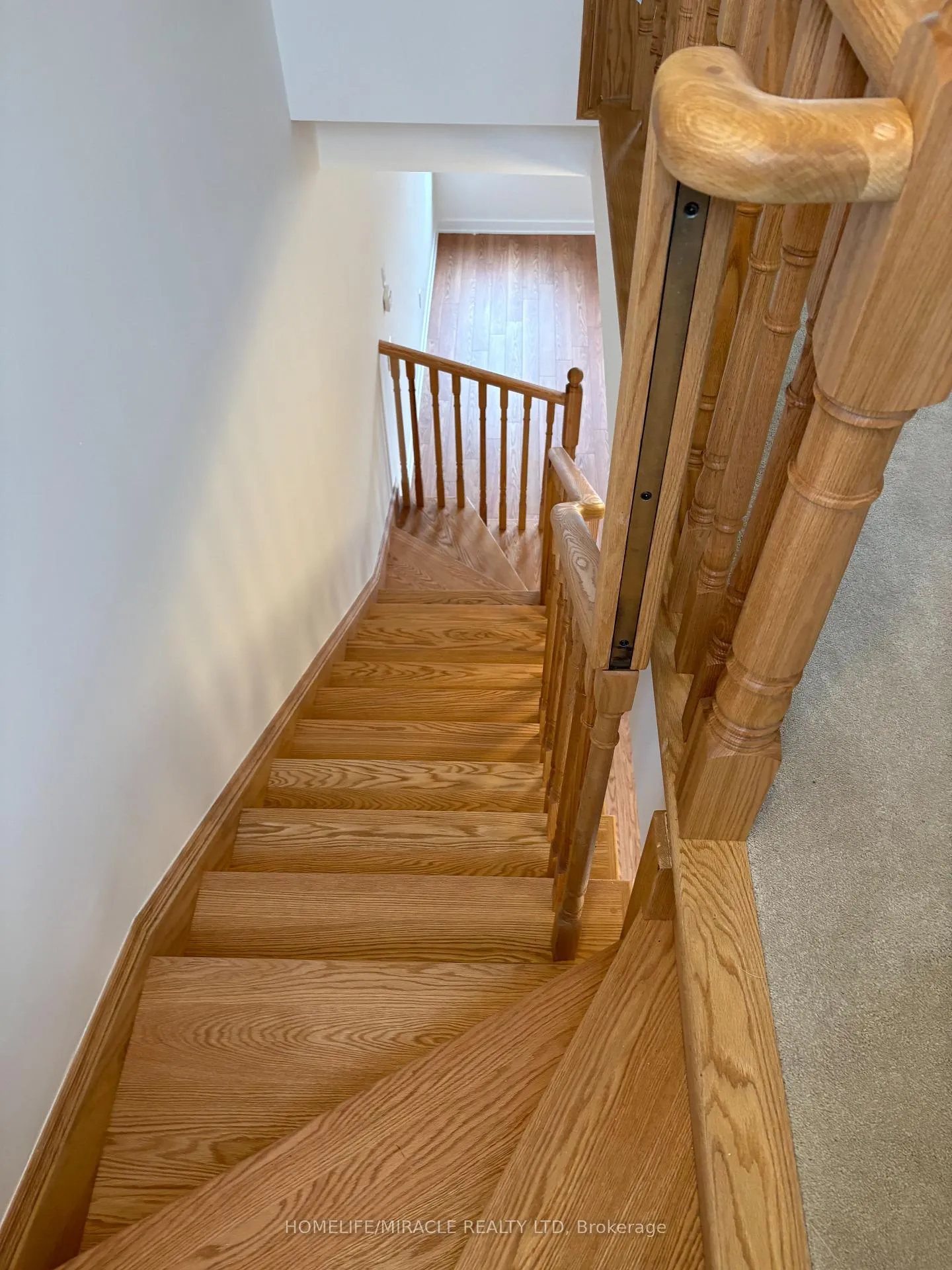 Photo 7 of Unit 211, 15100 Yonge Street, Aurora, Aurora Village — HOMEH