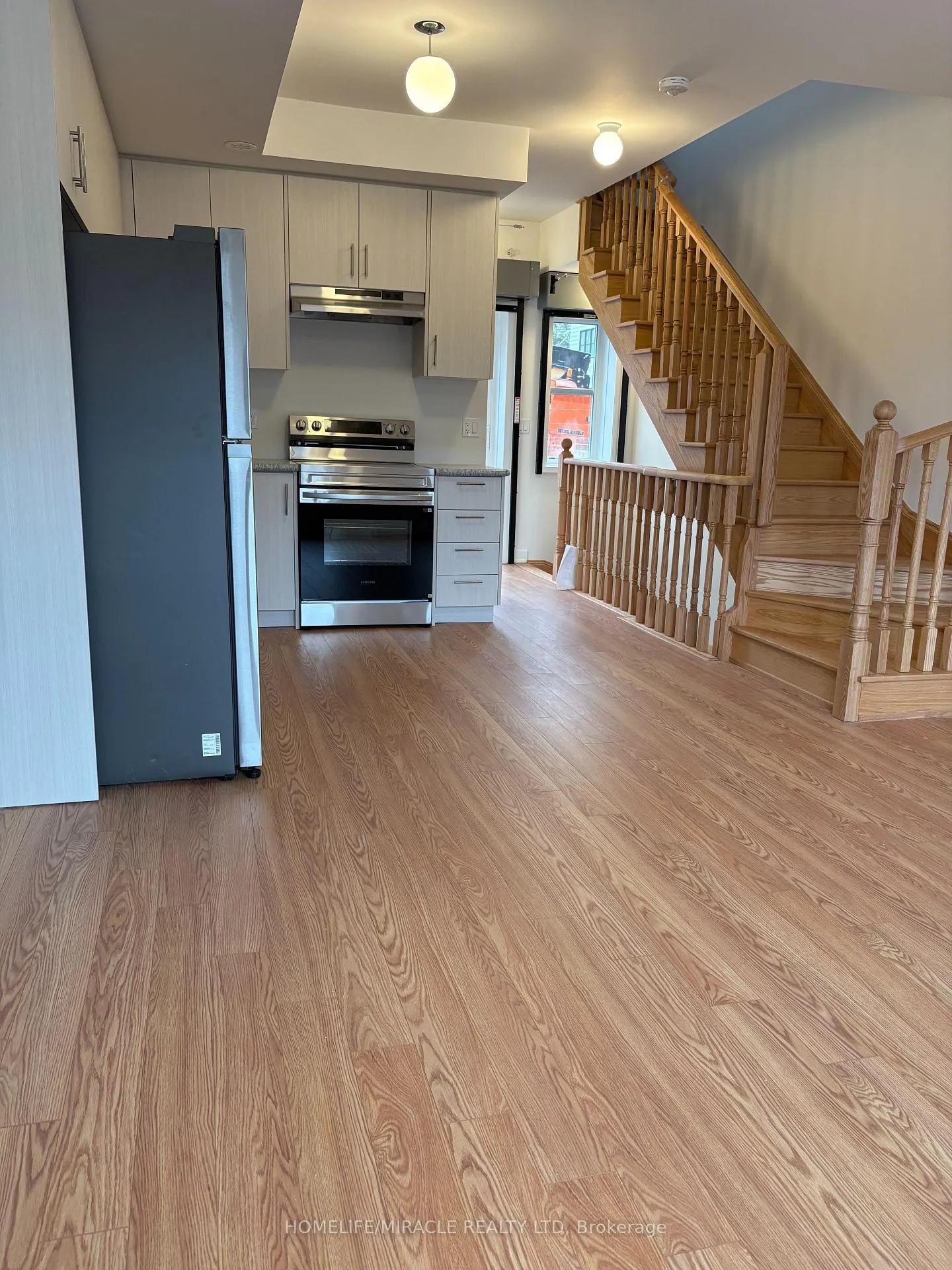 Photo 15 of Unit 211, 15100 Yonge Street, Aurora, Aurora Village — HOMEH