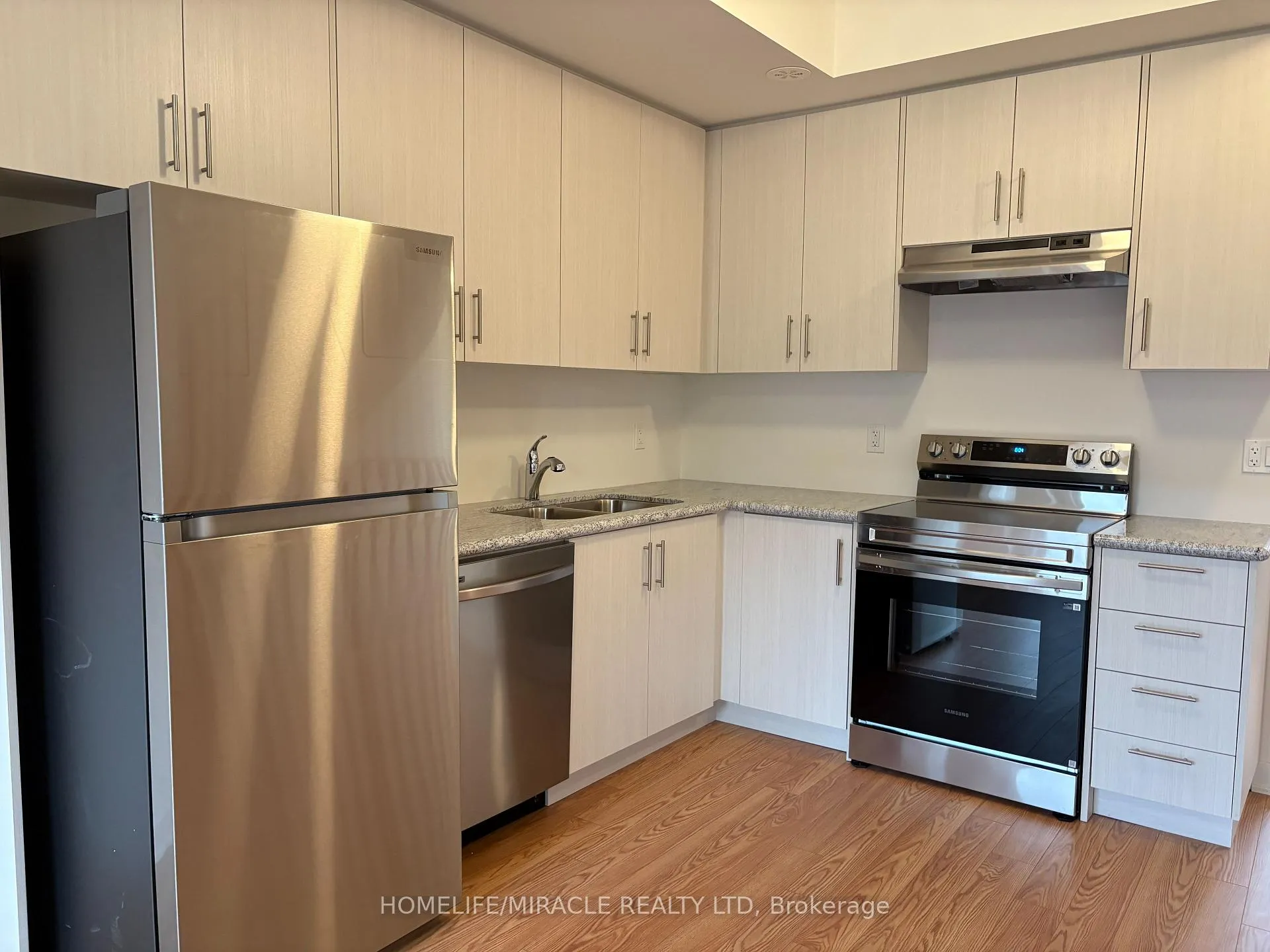 Photo 16 of Unit 211, 15100 Yonge Street, Aurora, Aurora Village — HOMEH