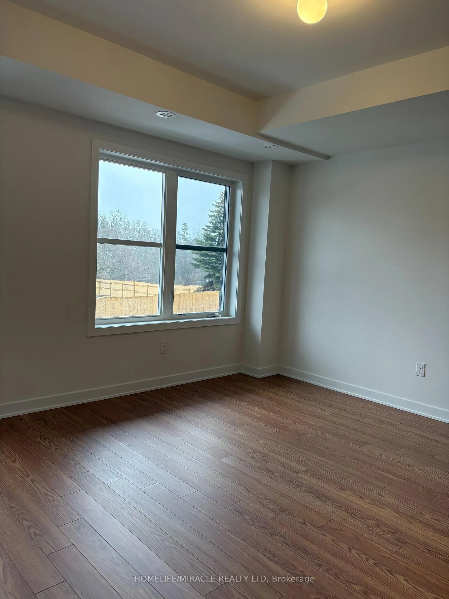 Photo 19 of Unit 211, 15100 Yonge Street, Aurora, Aurora Village — HOMEH