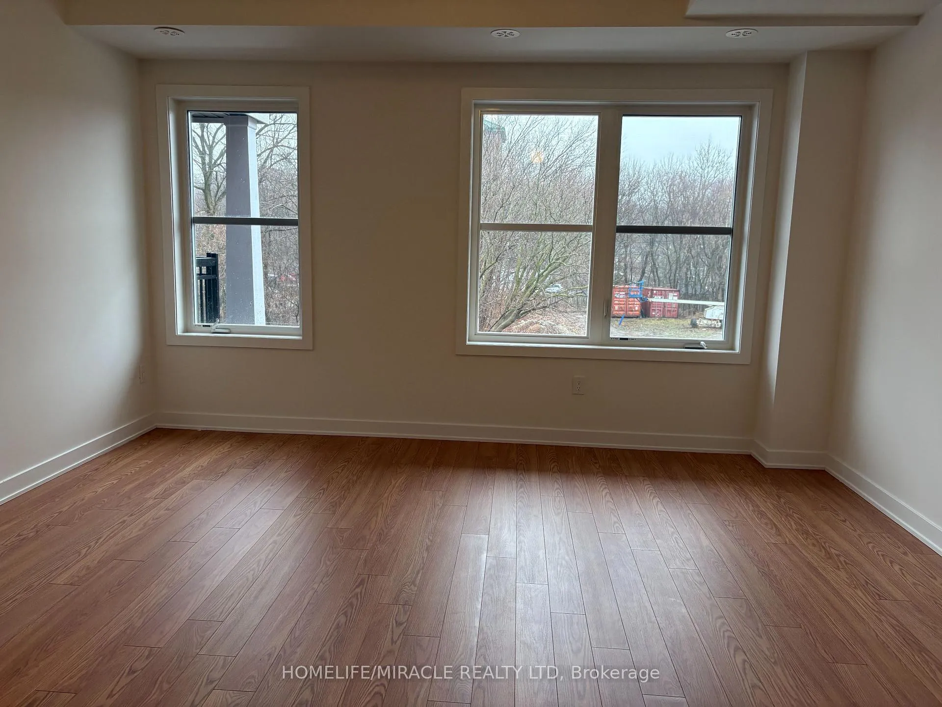 Photo 21 of Unit 211, 15100 Yonge Street, Aurora, Aurora Village — HOMEH