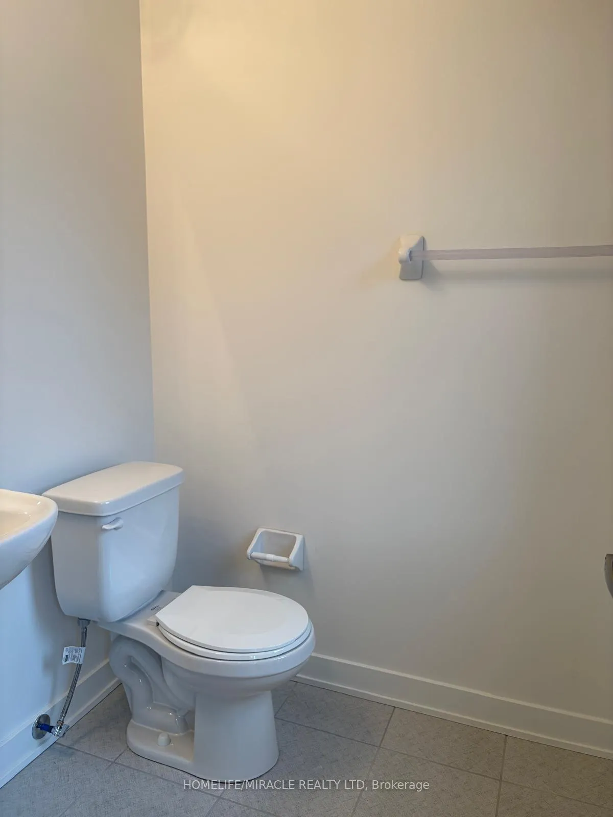 Photo 23 of Unit 211, 15100 Yonge Street, Aurora, Aurora Village — HOMEH