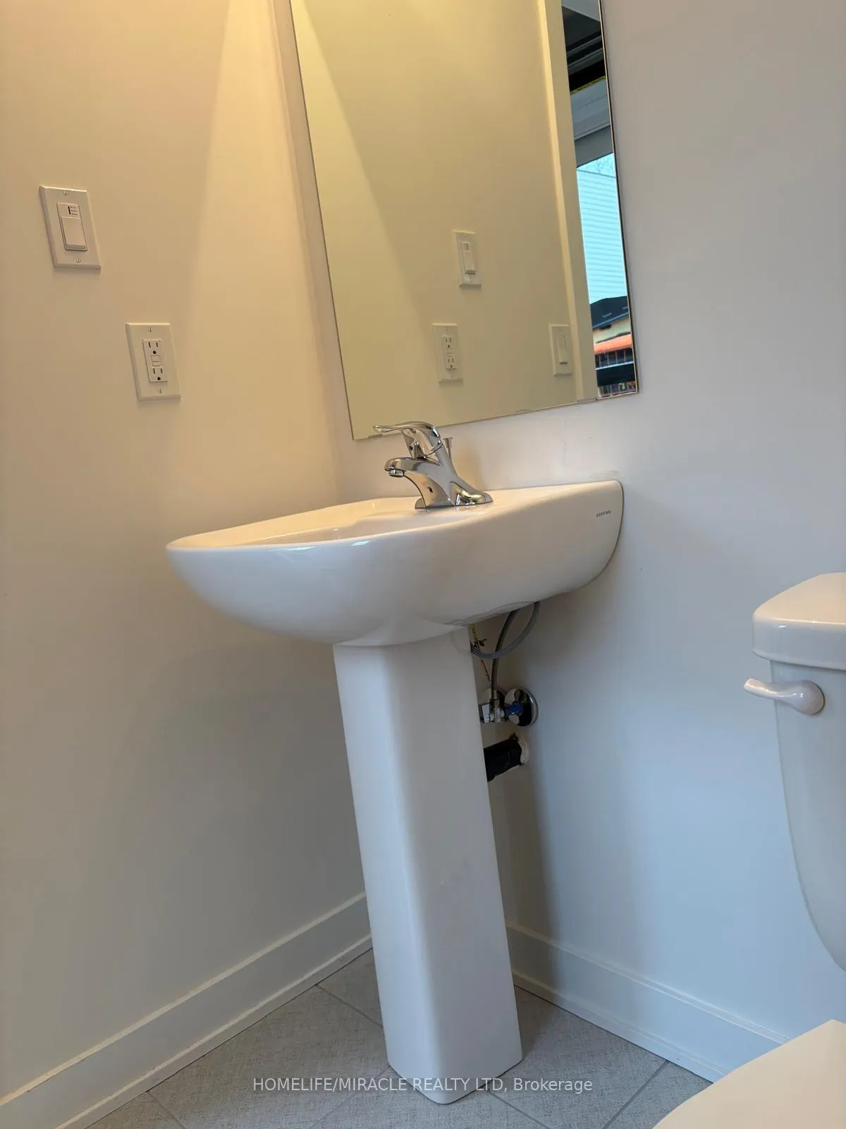 Photo 24 of Unit 211, 15100 Yonge Street, Aurora, Aurora Village — HOMEH