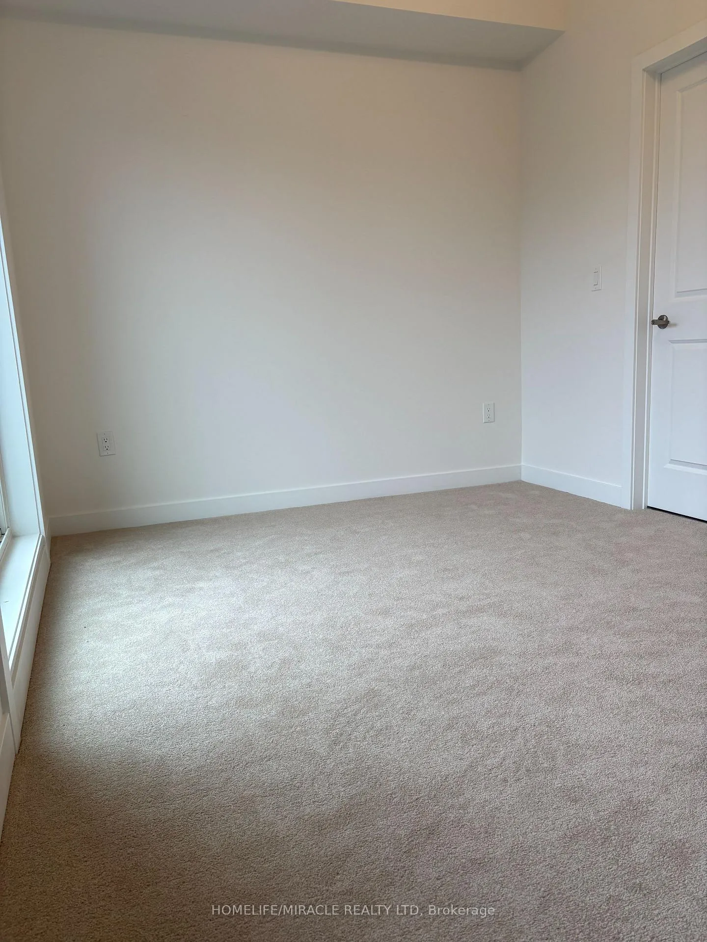 Photo 29 of Unit 211, 15100 Yonge Street, Aurora, Aurora Village — HOMEH