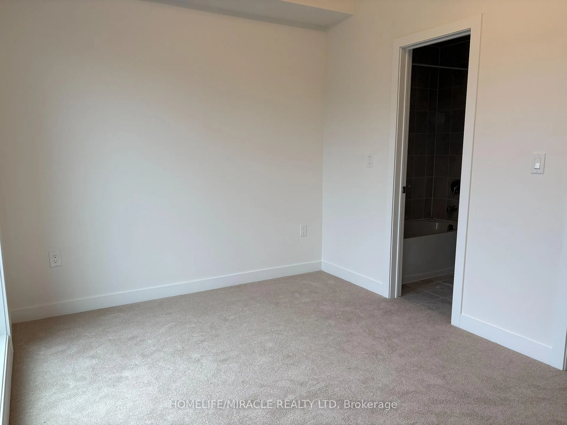 Photo 31 of Unit 211, 15100 Yonge Street, Aurora, Aurora Village — HOMEH