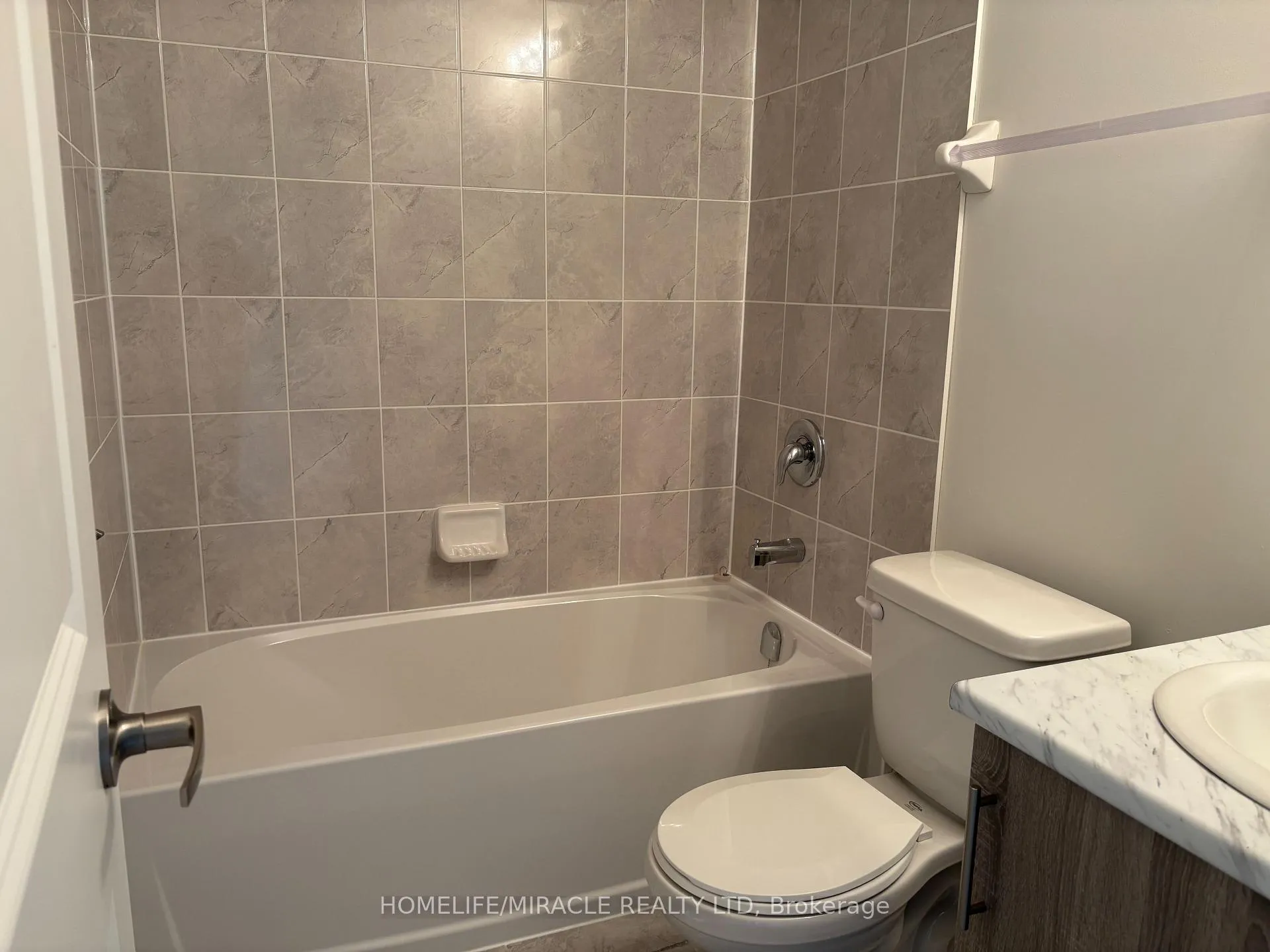 Photo 36 of Unit 211, 15100 Yonge Street, Aurora, Aurora Village — HOMEH