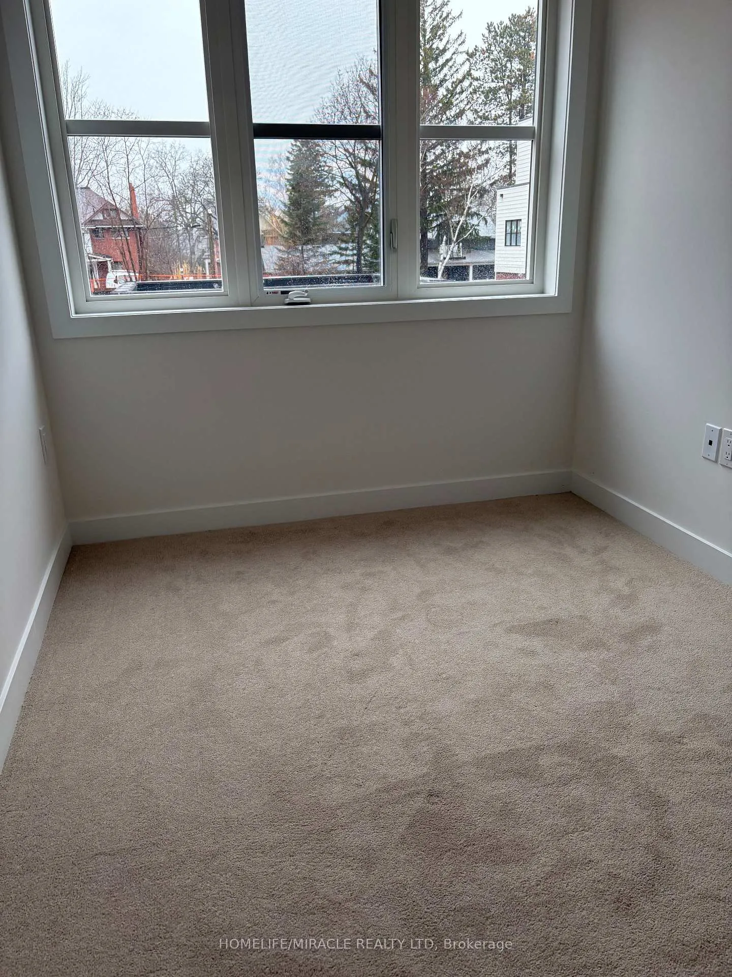 Photo 46 of Unit 211, 15100 Yonge Street, Aurora, Aurora Village — HOMEH