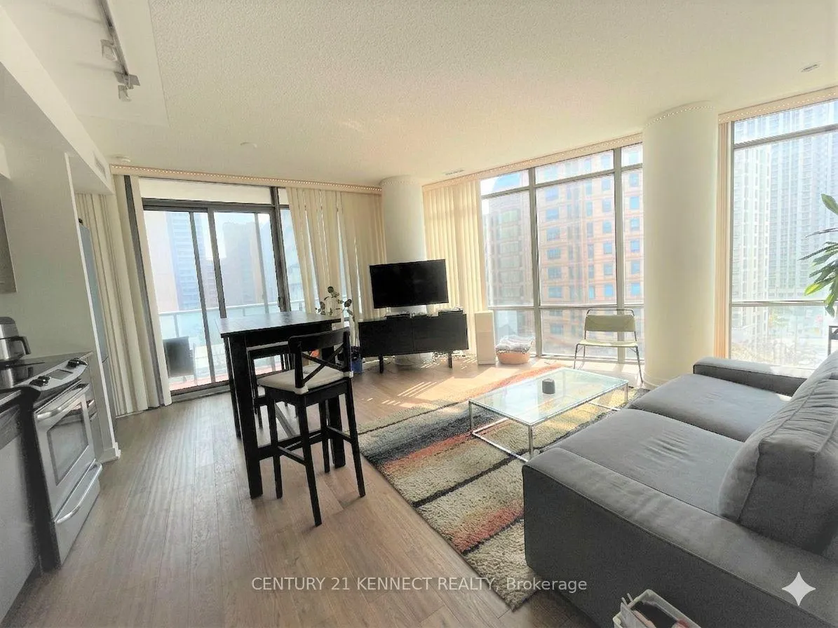 Photo 2 of Unit 608, 832 Bay Street, Toronto, Bay Street Corridor — HOMEH