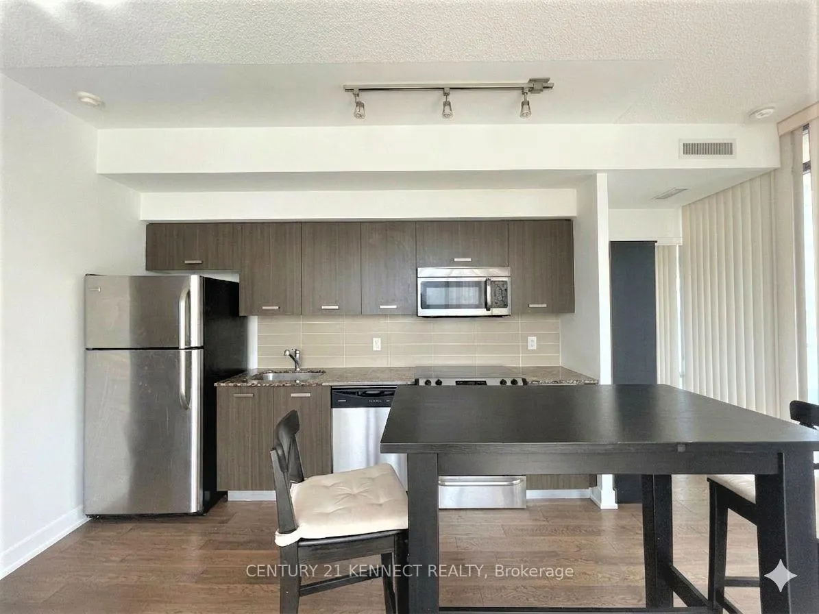 Photo 3 of Unit 608, 832 Bay Street, Toronto, Bay Street Corridor — HOMEH