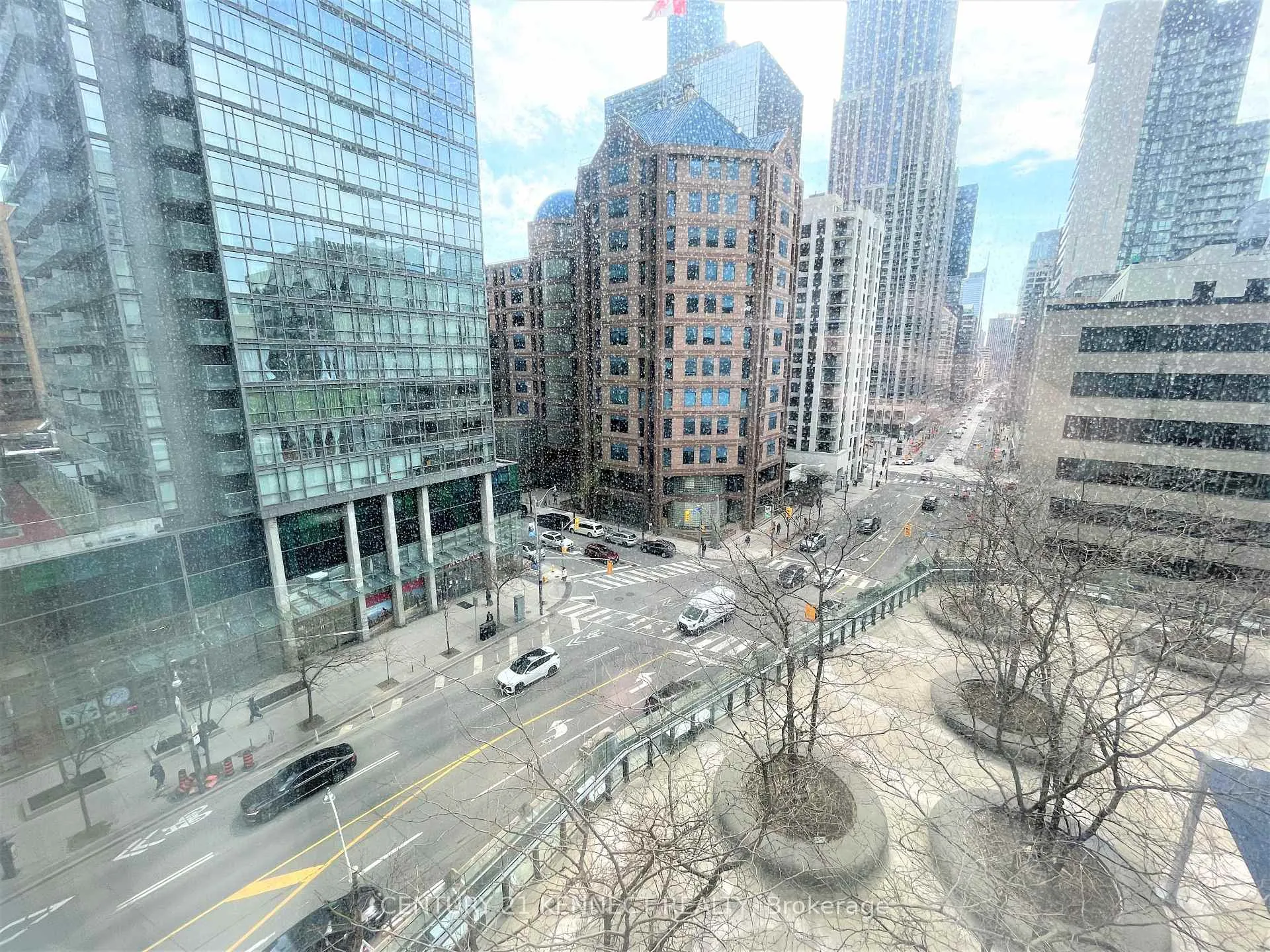 Photo 9 of Unit 608, 832 Bay Street, Toronto, Bay Street Corridor — HOMEH