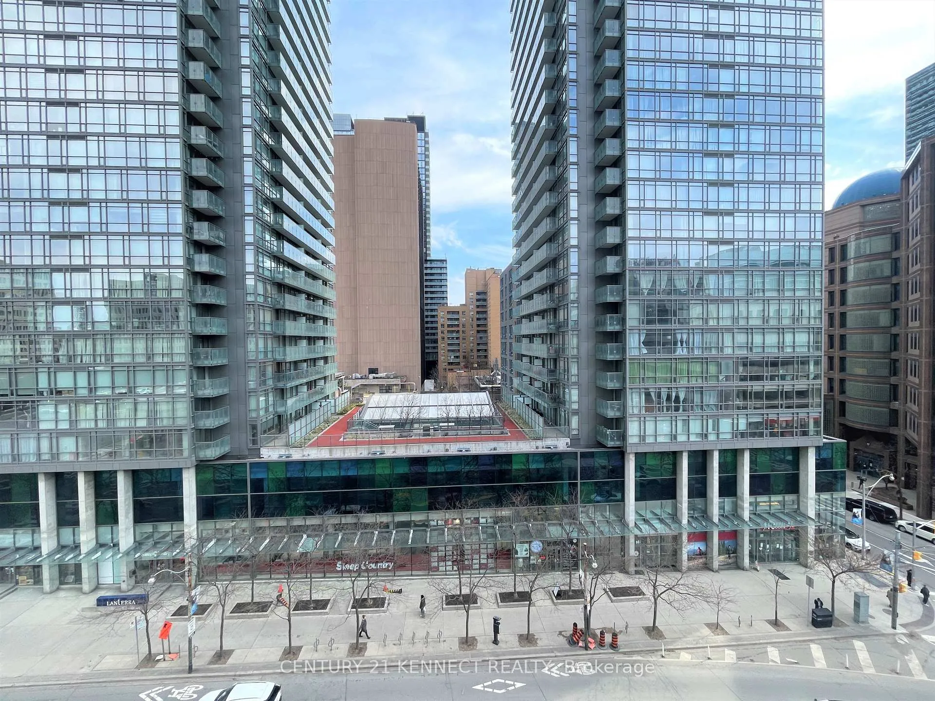 Photo 12 of Unit 608, 832 Bay Street, Toronto, Bay Street Corridor — HOMEH