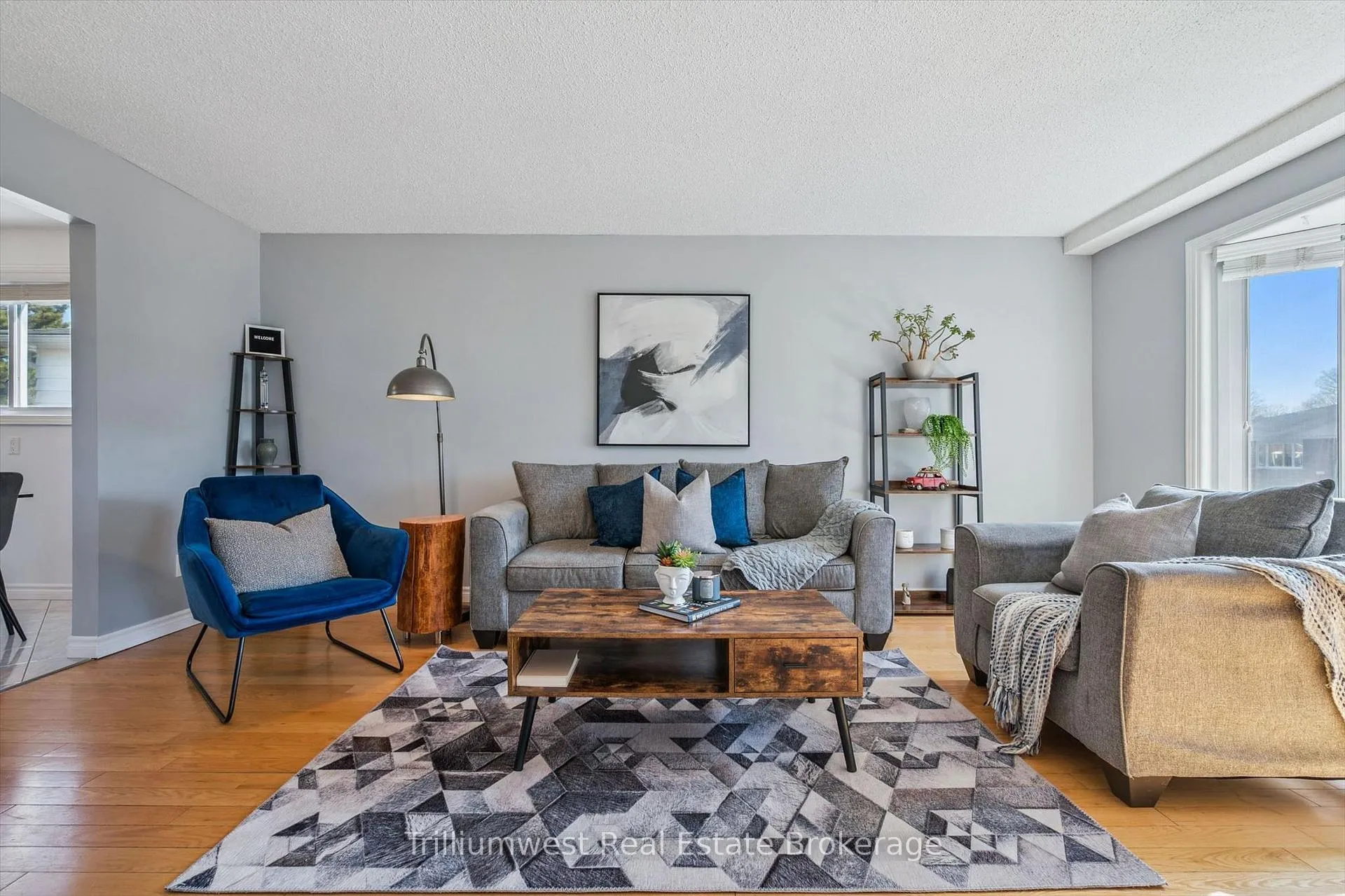 Photo 6 of 131 Sanderson Drive, Guelph, Willow West/Sugarbush/West Acres — HOMEH