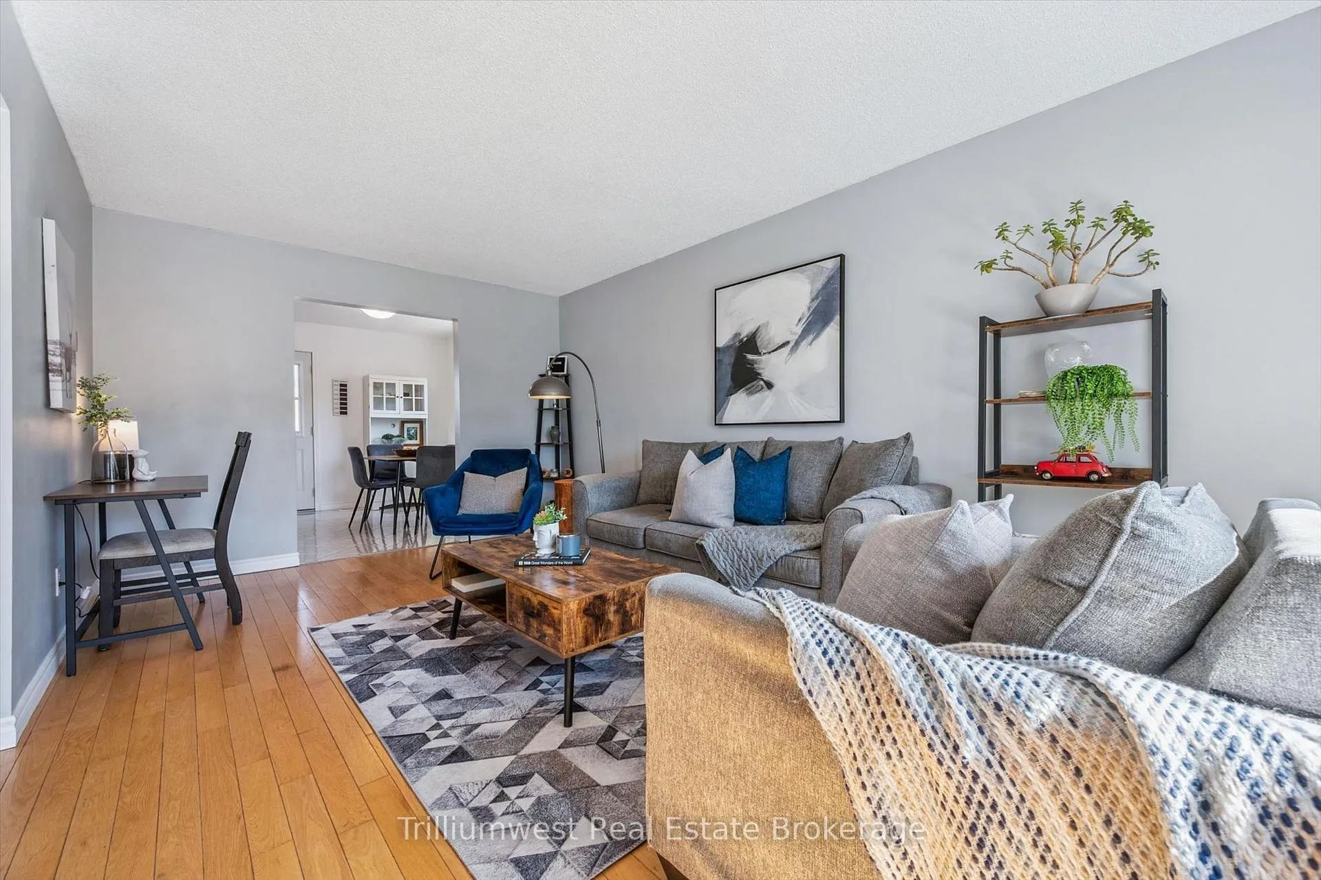 Photo 8 of 131 Sanderson Drive, Guelph, Willow West/Sugarbush/West Acres — HOMEH