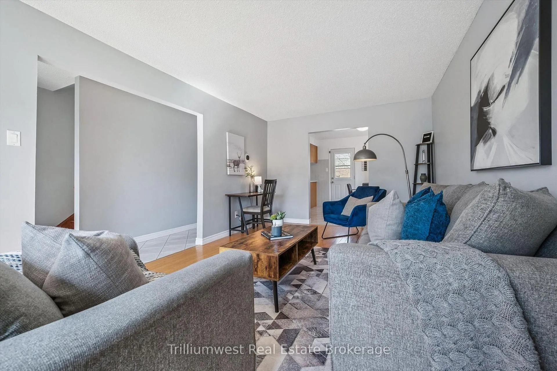 Photo 9 of 131 Sanderson Drive, Guelph, Willow West/Sugarbush/West Acres — HOMEH