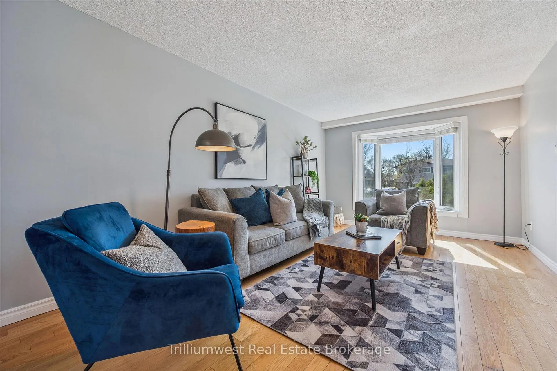 Photo 10 of 131 Sanderson Drive, Guelph, Willow West/Sugarbush/West Acres — HOMEH