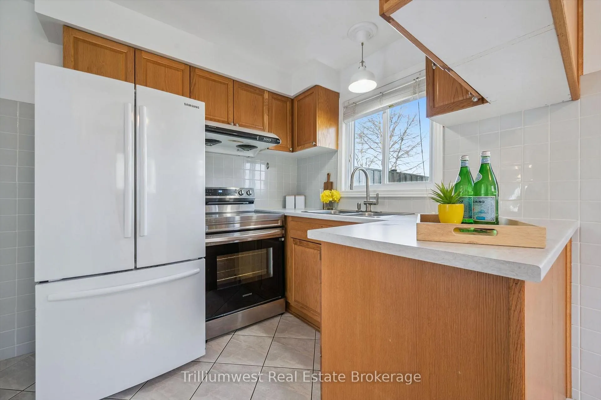Photo 15 of 131 Sanderson Drive, Guelph, Willow West/Sugarbush/West Acres — HOMEH
